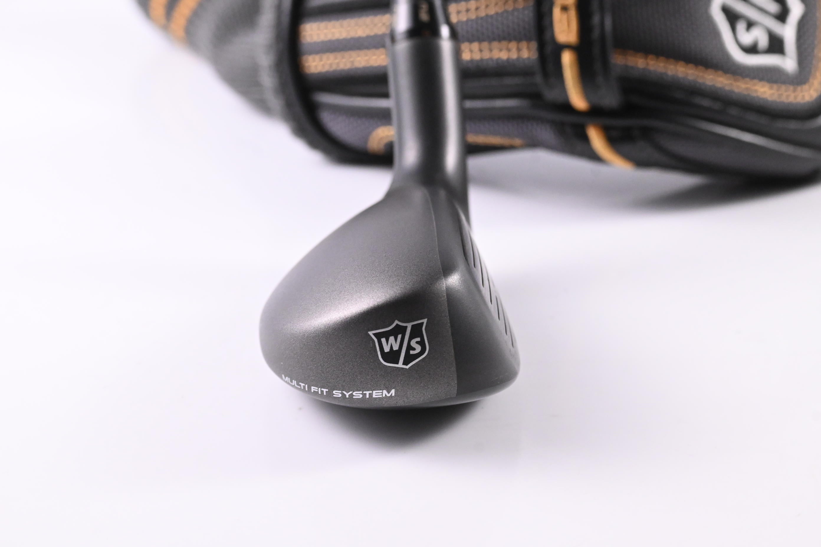 Wilson Staff FG Tour M3 #4 Hybrid / 21 Degree / Regular Flex Aldila RIP Phenom
