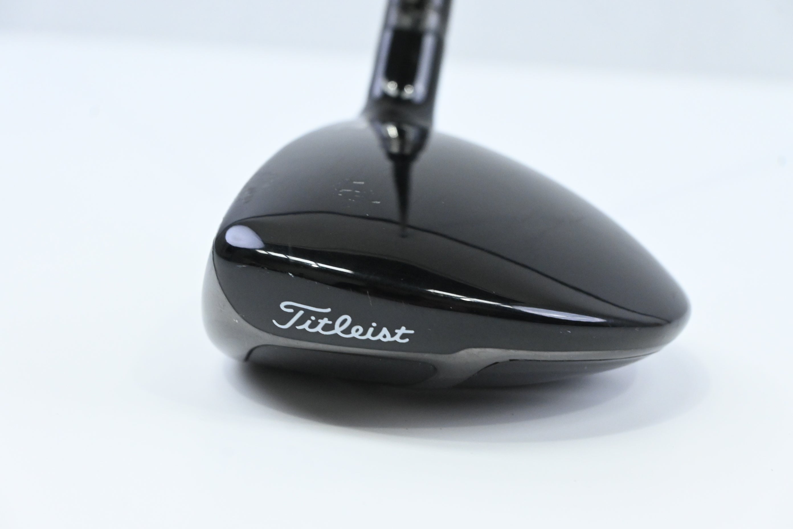 Left Hand Titleist 910 F #3 Wood / 13.5 Degree / X-Flex Tour AD YSQ Shaft