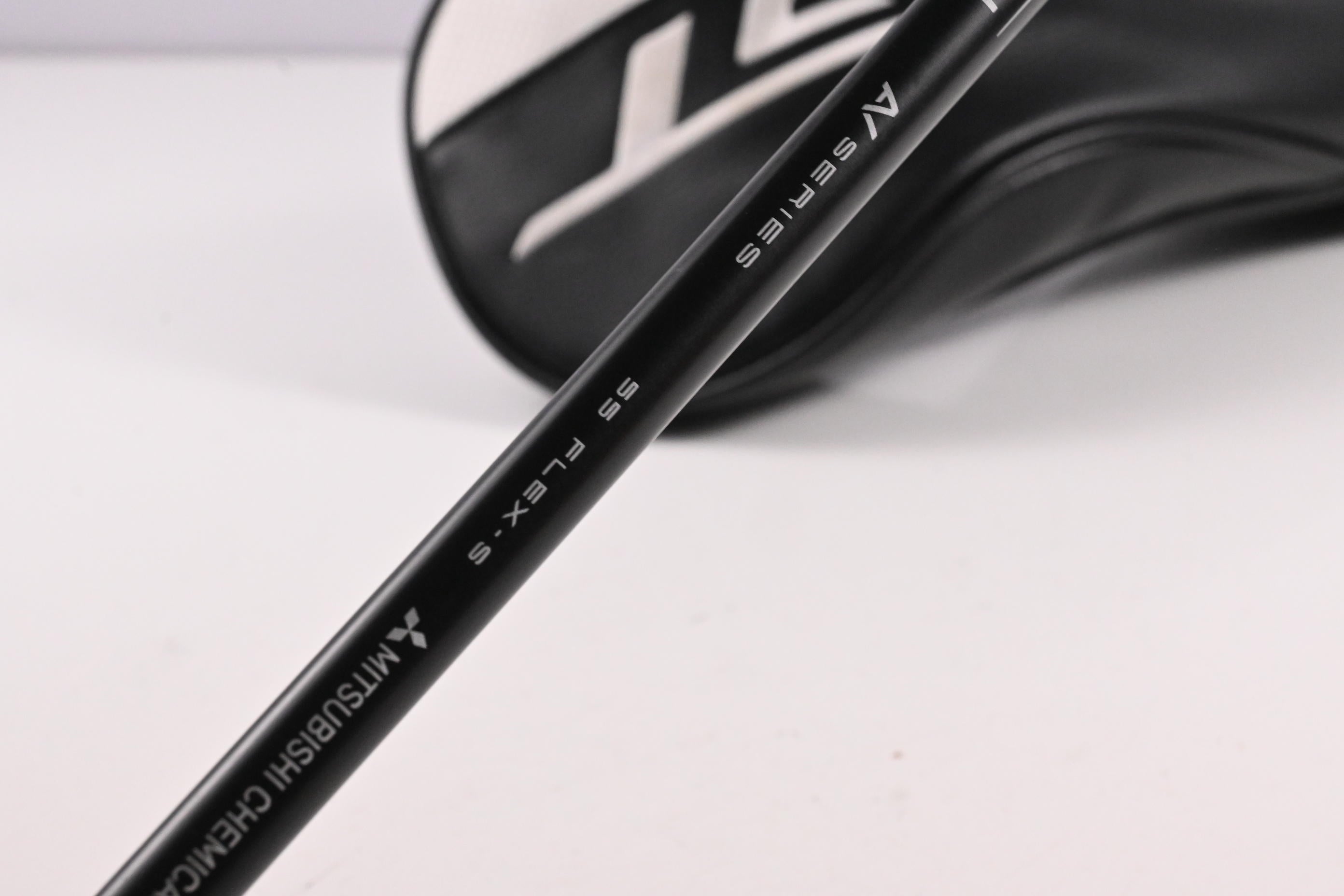 Titleist GT1 Driver / 10 Degree / Stiff Flex Tensei AV Blue 55 Shaft