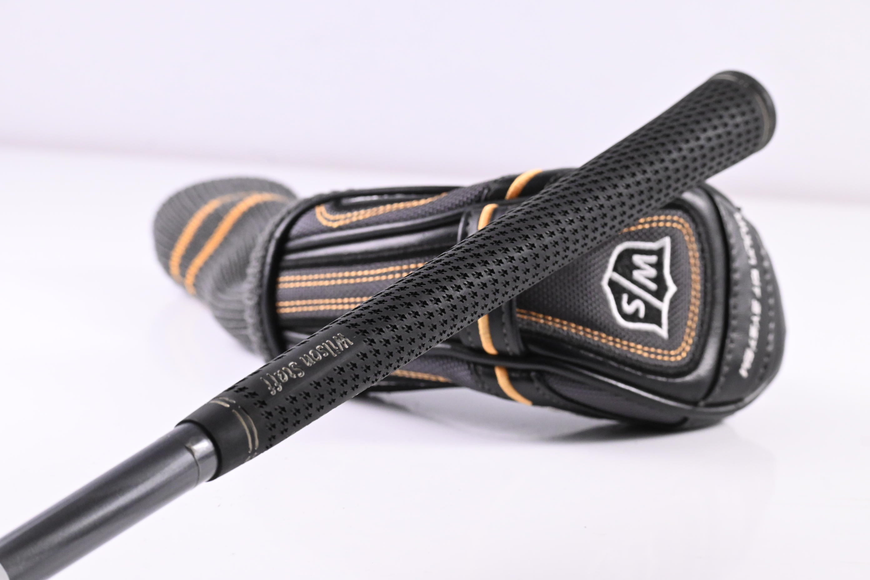 Wilson Staff FG Tour M3 #4 Hybrid / 21 Degree / Regular Flex Aldila RIP Phenom