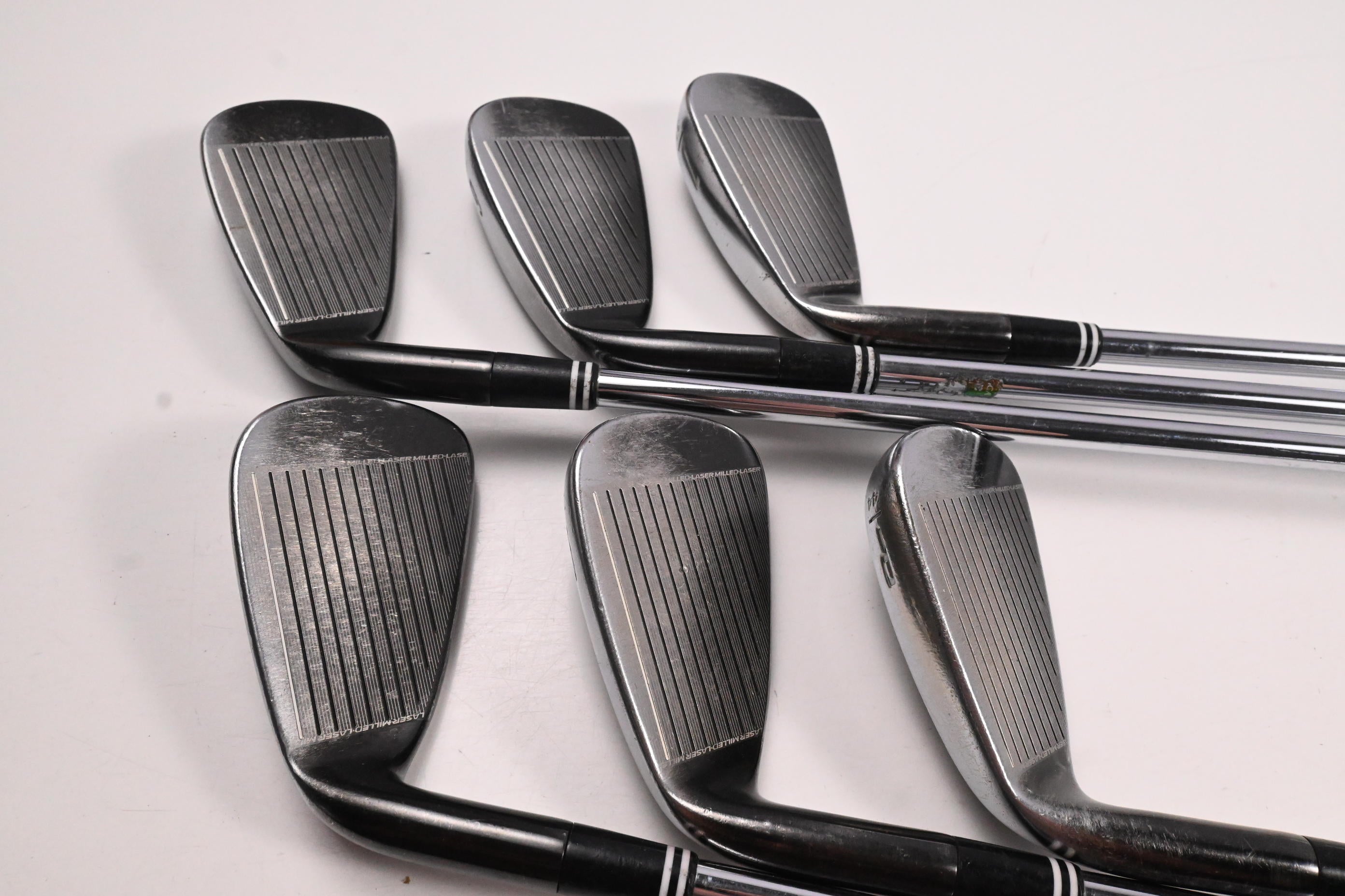 Cleveland CG16 Black Pearl Irons / 4-PW / Regular Flex Traction 85 / No #5 Iron