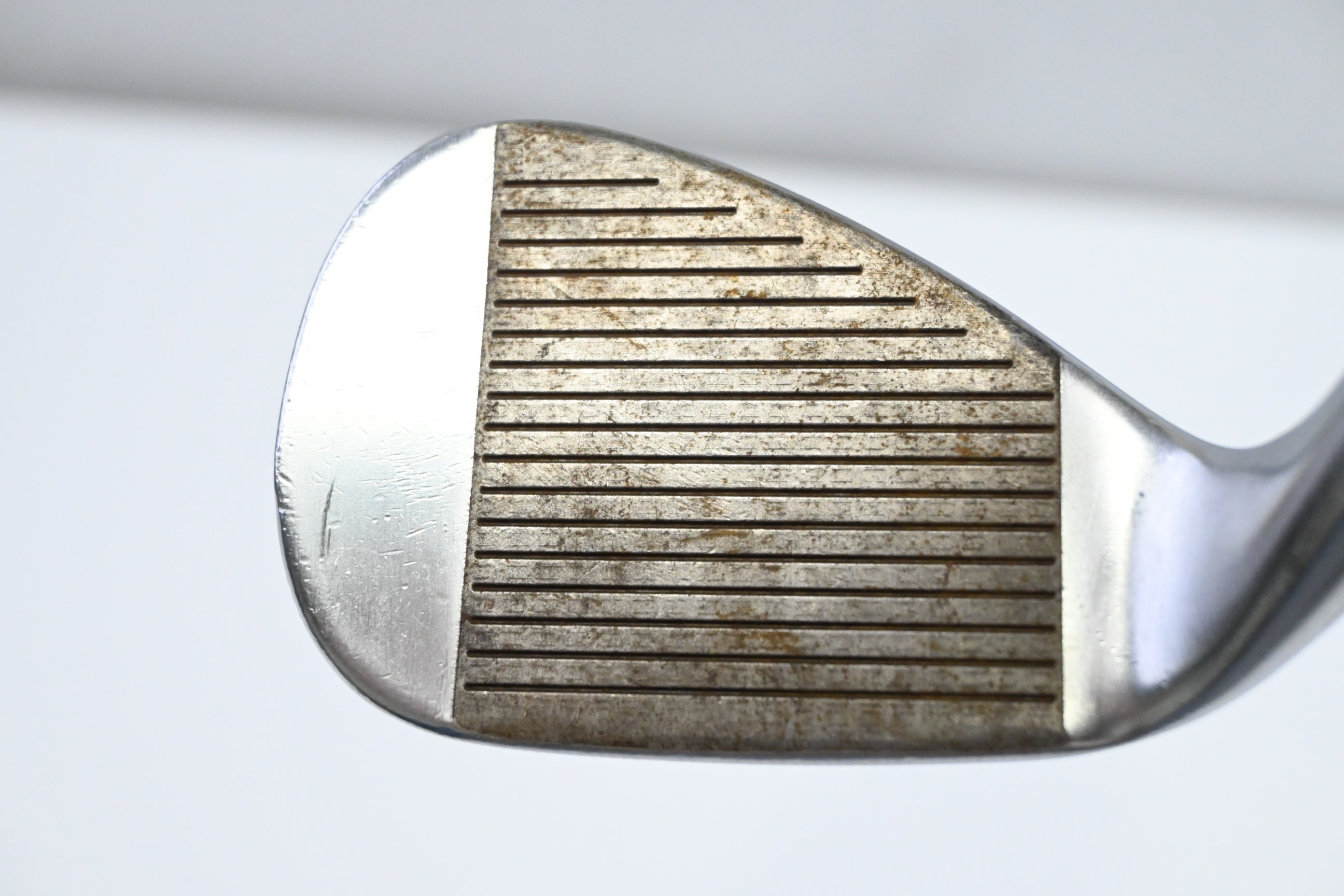 Taylormade Milled Grind 2 Gap Wedge / 52 Degree / Stiff Flex Dynamic Gold S200
