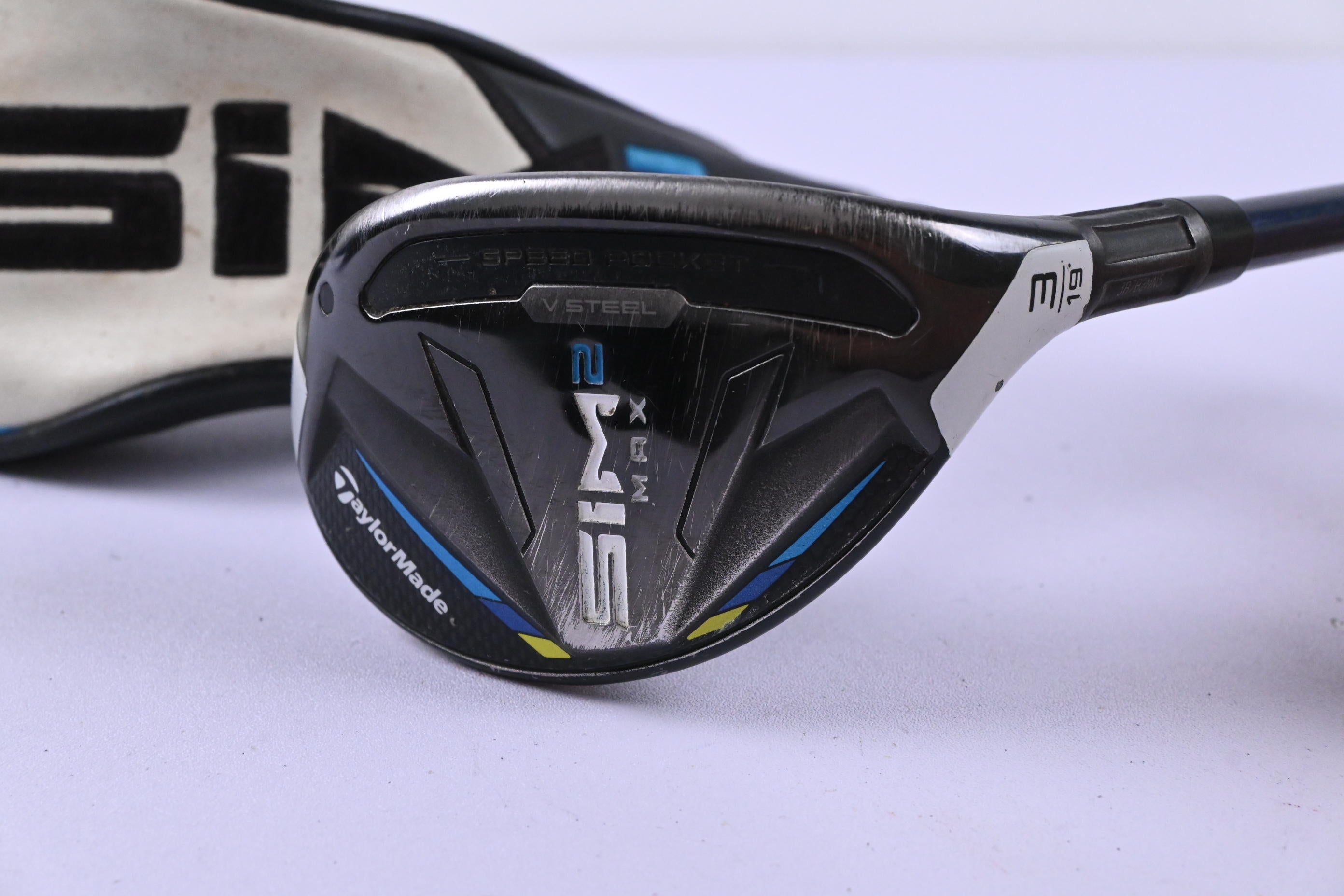 Taylormade SIM2 Max #3 Hybrid / 19 Degree / Regular Flex Fujikura Ventus Blue 6