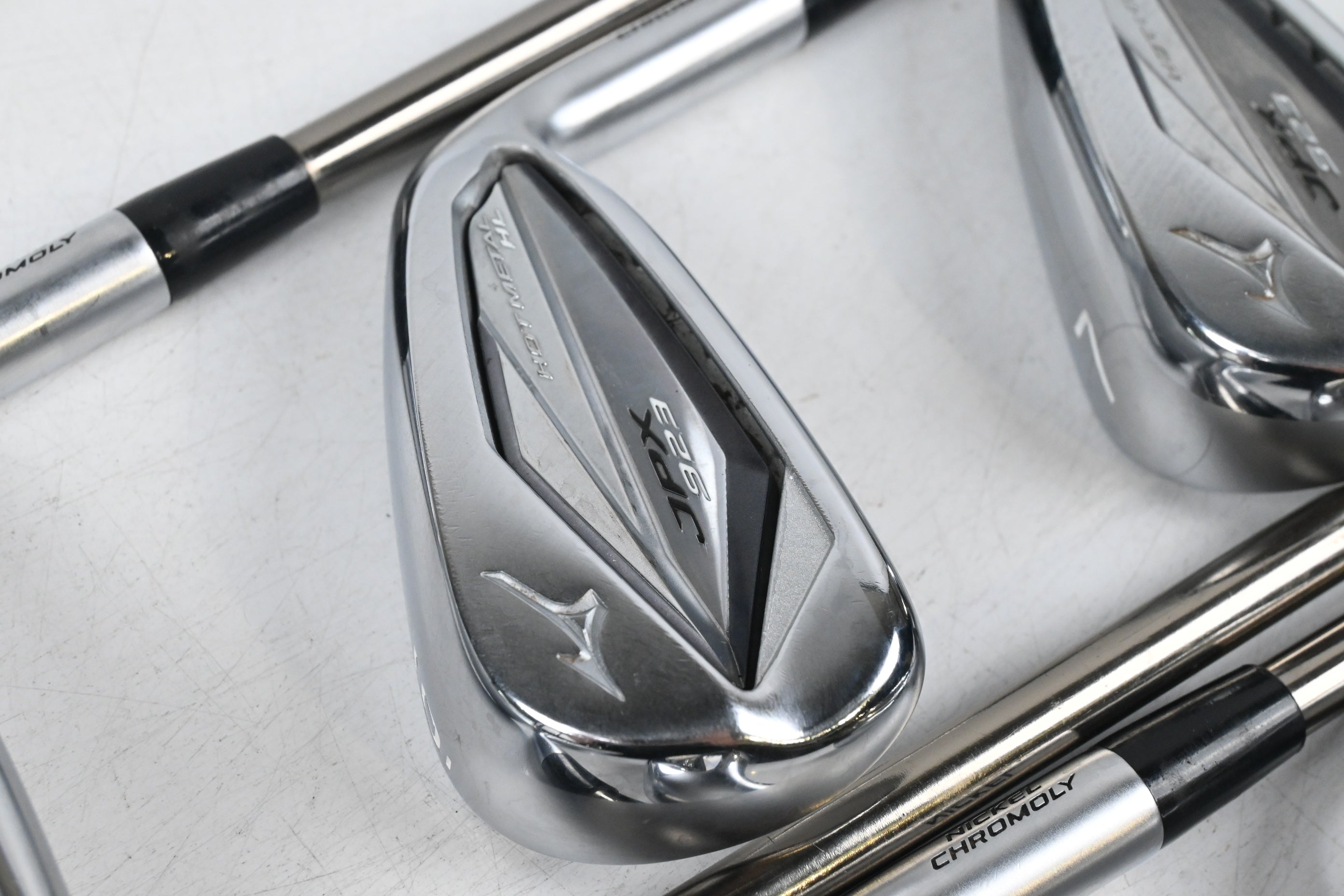 Mizuno JPX 923 Hot Metal HL Irons / 5-PW / Regular Flex UST Mamiya Recoil ESX