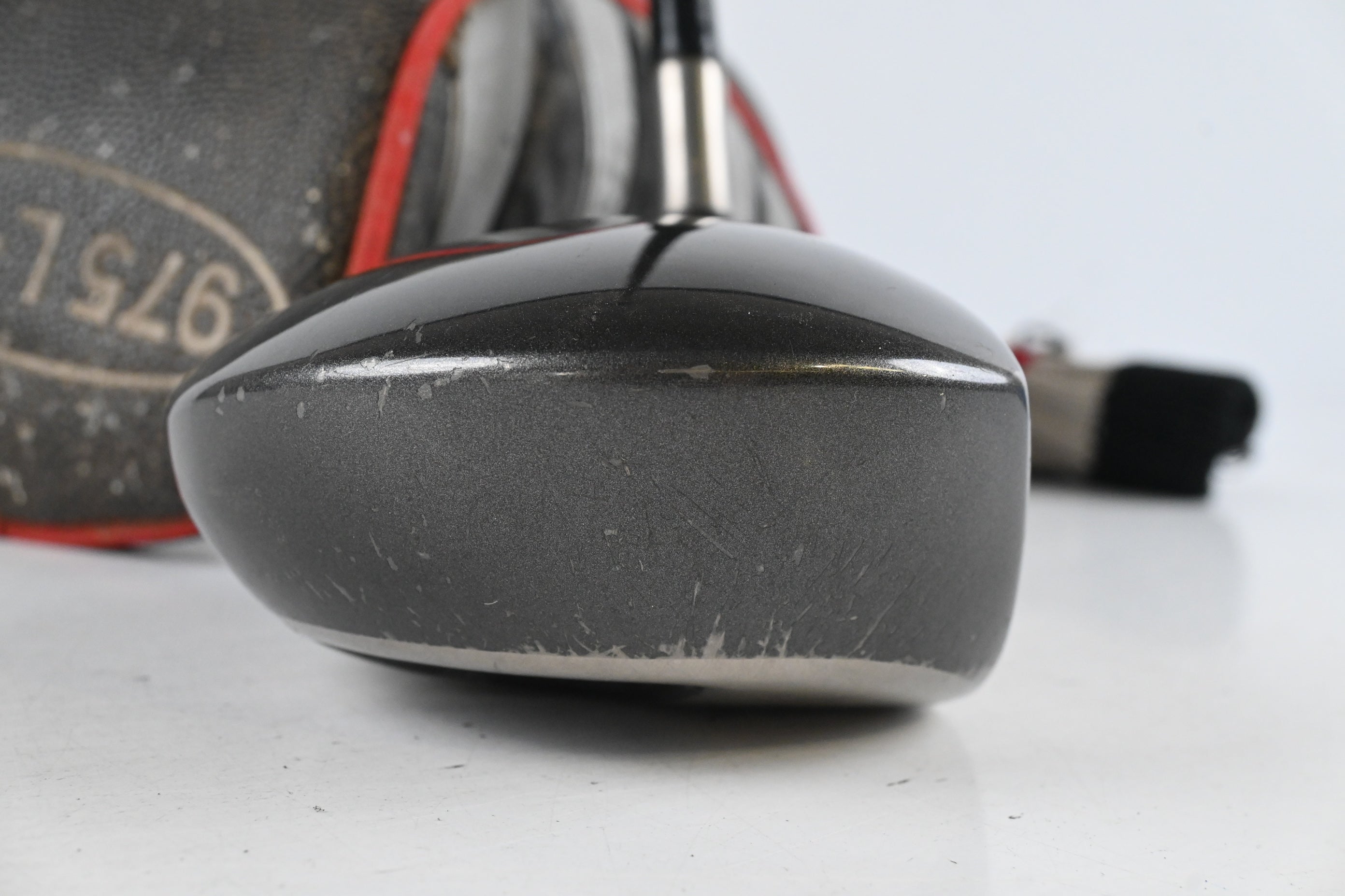 Titleist 975 LFE Driver / 9.5 Degree / Stiff Flex Grafalloy AttackLite Shaft