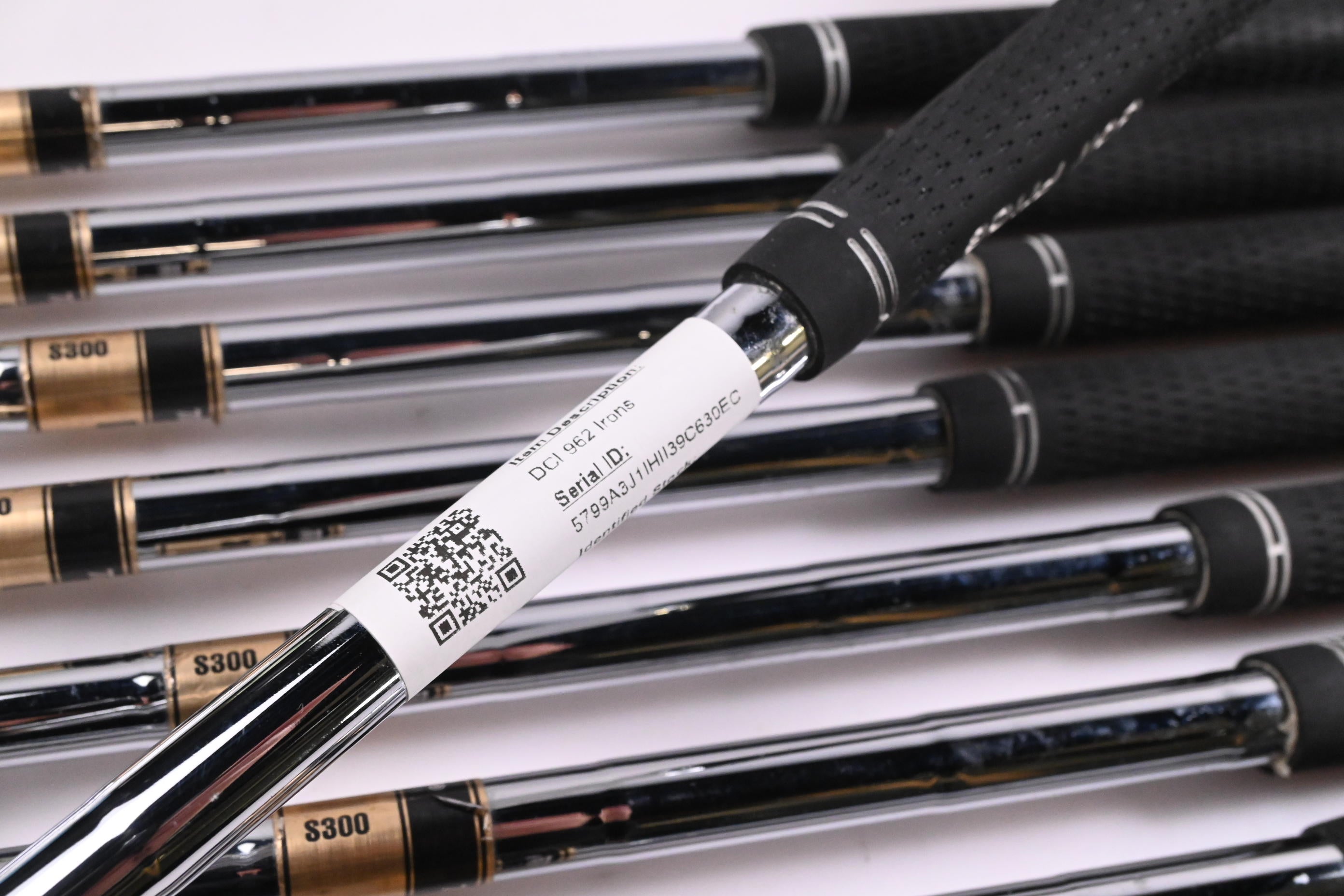 Titleist DCI 962 Irons / 2-PW / Stiff Flex Dynamic Gold S300 Shafts