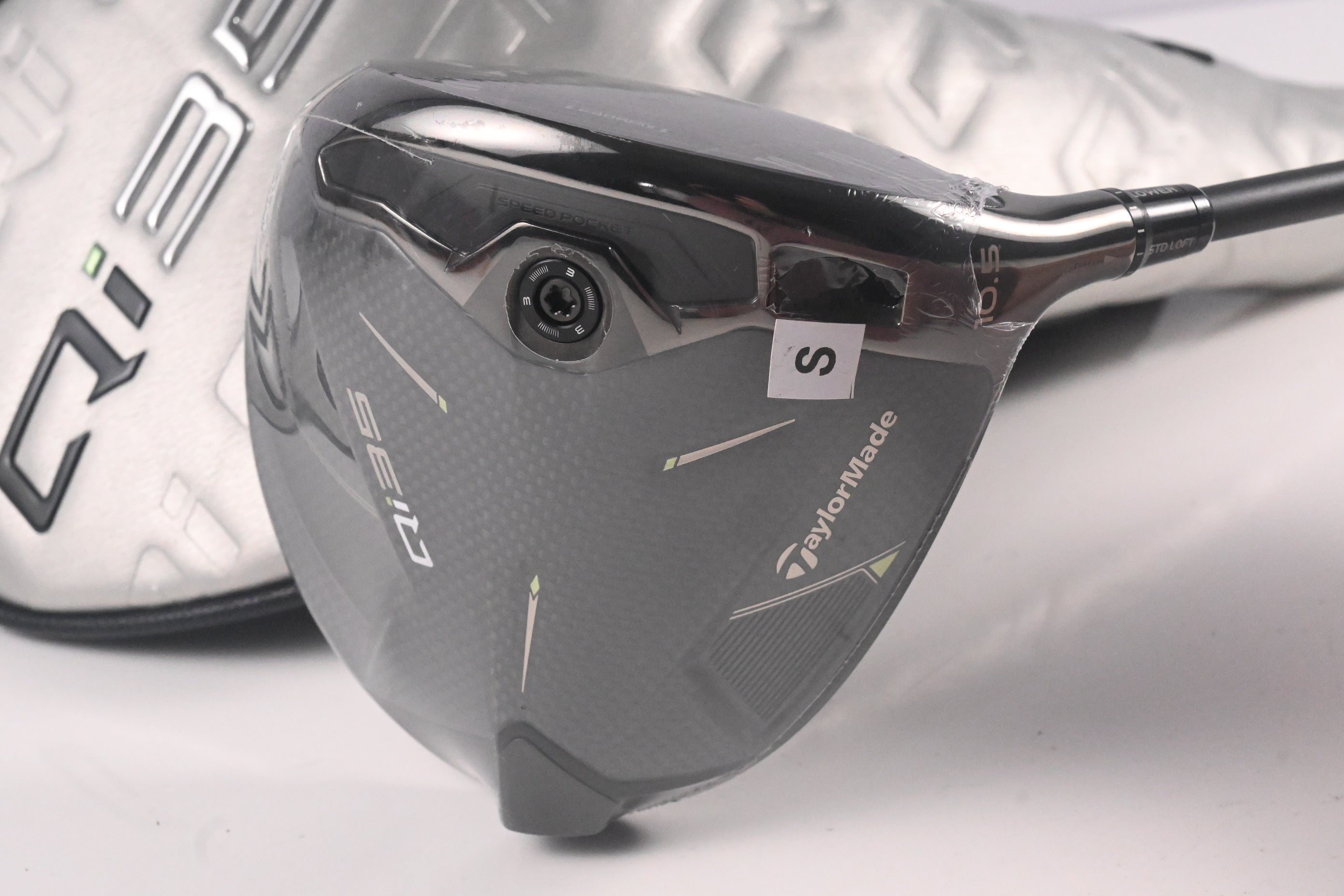 Taylormade Qi35 Driver / 10.5 Degree / Stiff Flex Fujikura Ventus Blue 5 Shaft