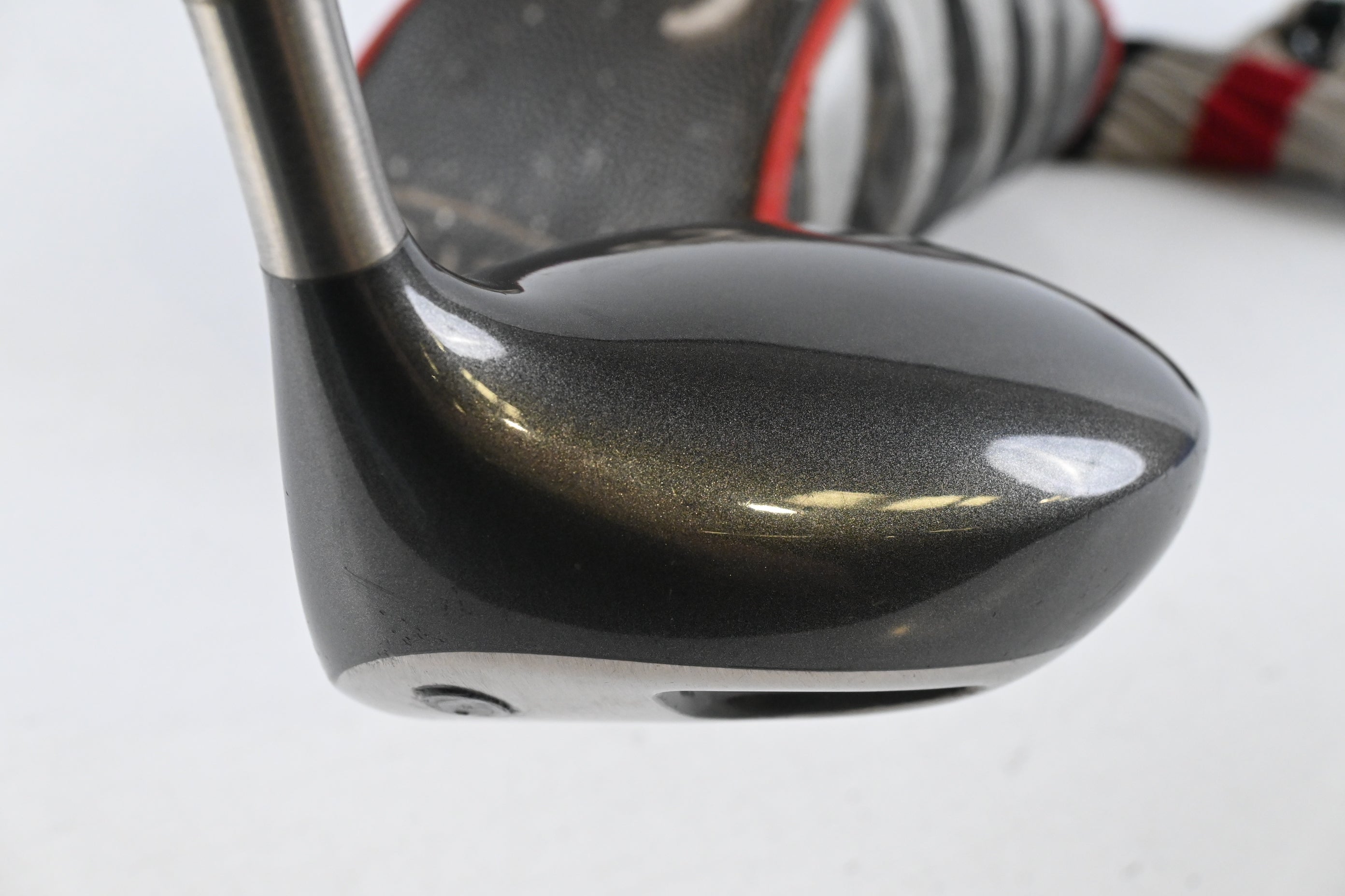 Titleist 975 LFE Driver / 9.5 Degree / Stiff Flex Grafalloy AttackLite Shaft