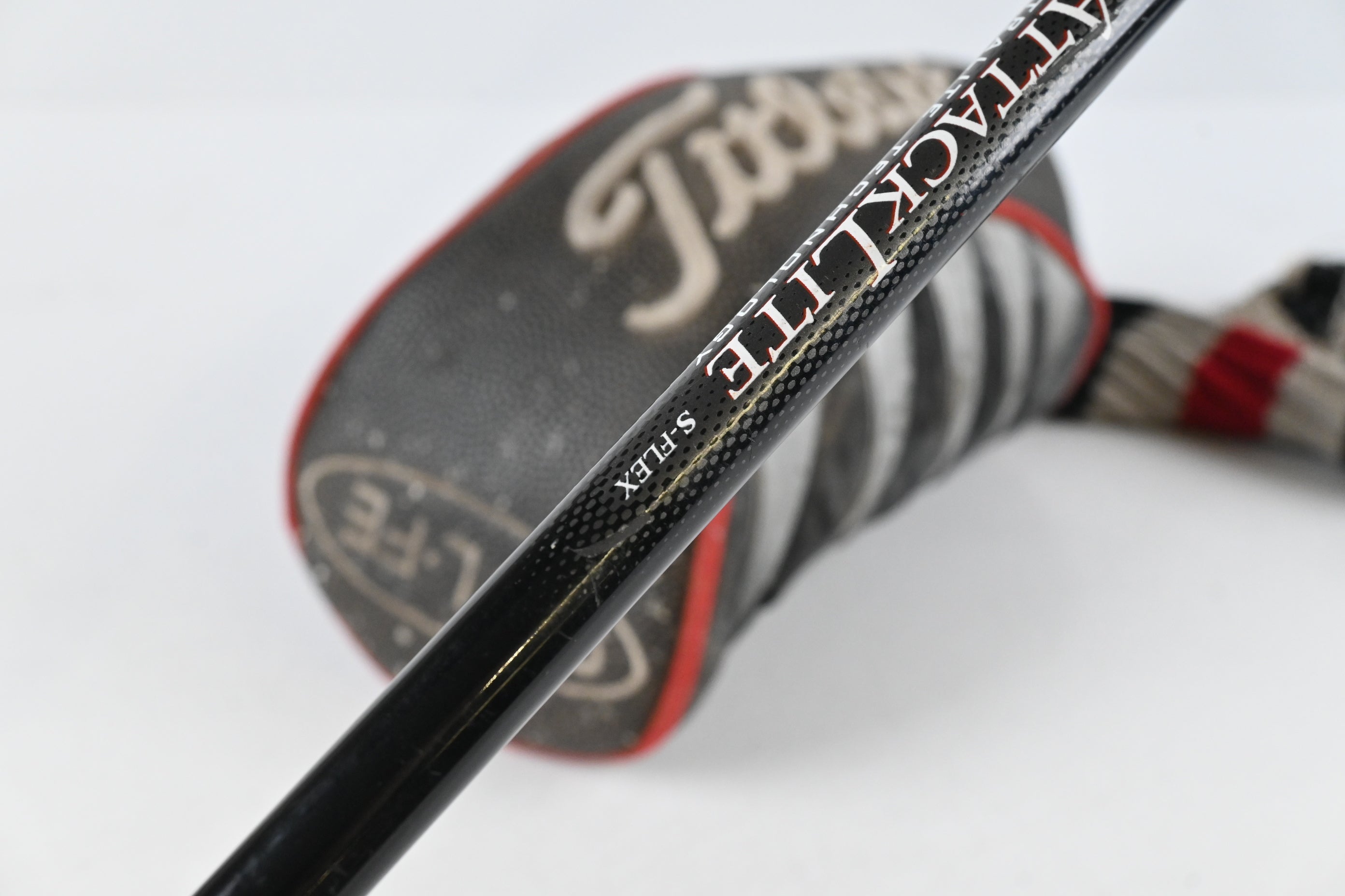 Titleist 975 LFE Driver / 9.5 Degree / Stiff Flex Grafalloy AttackLite Shaft