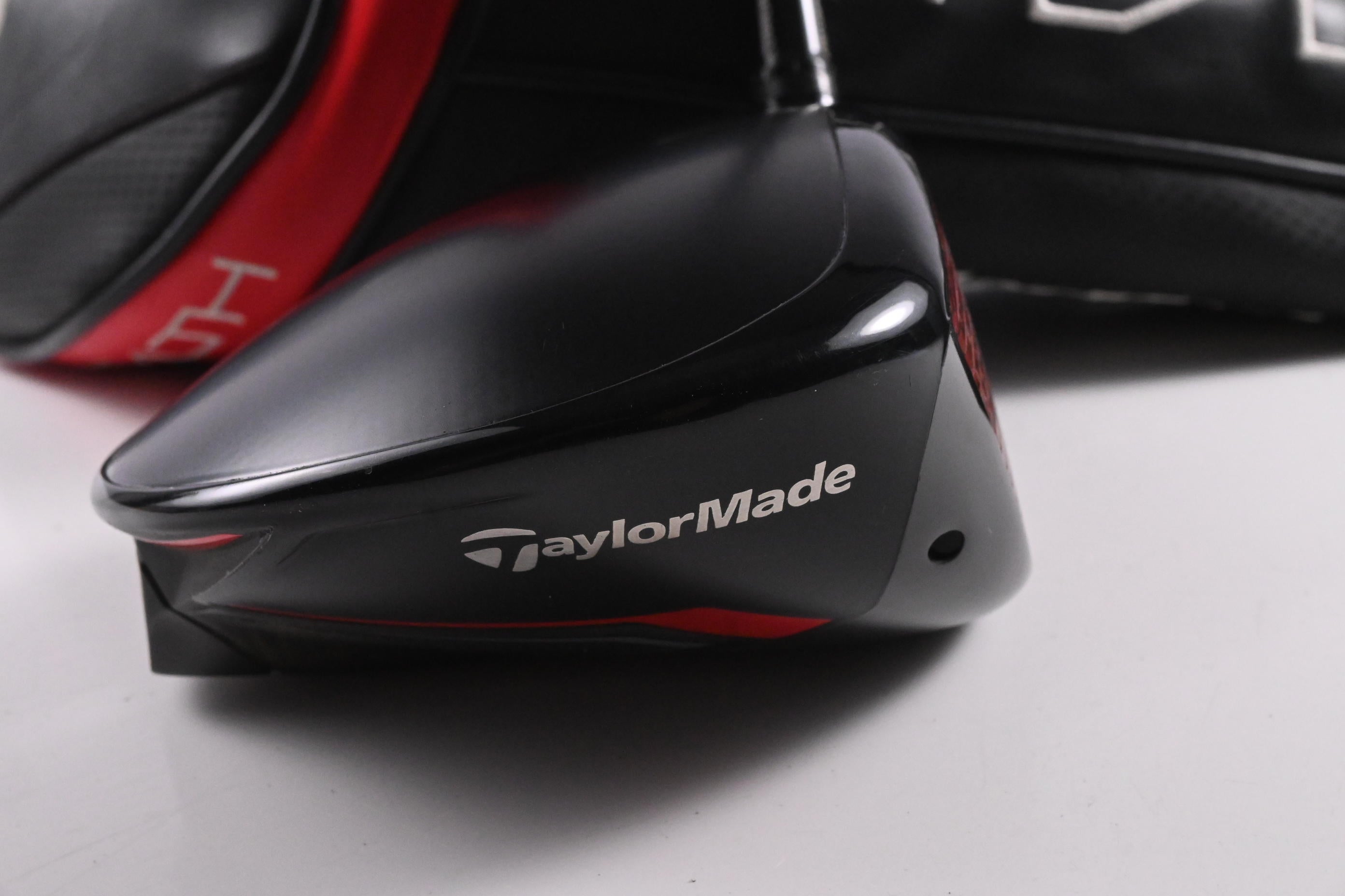 Taylormade Stealth Driver / 9 Degree / Stiff Flex HZRDUS Smoke Red RDX 60 Shaft