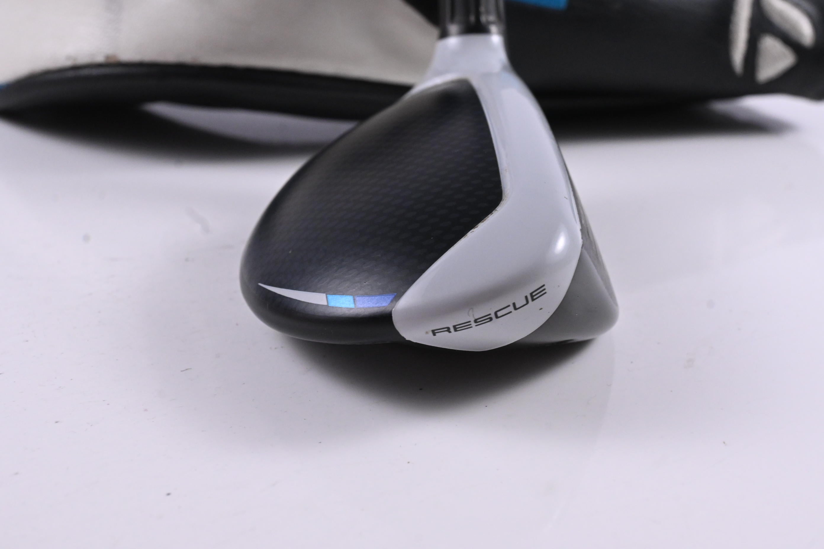 Taylormade SIM2 Max #4 Hybrid / 22 Degree / Regular Flex Fujikura Ventus Blue 6