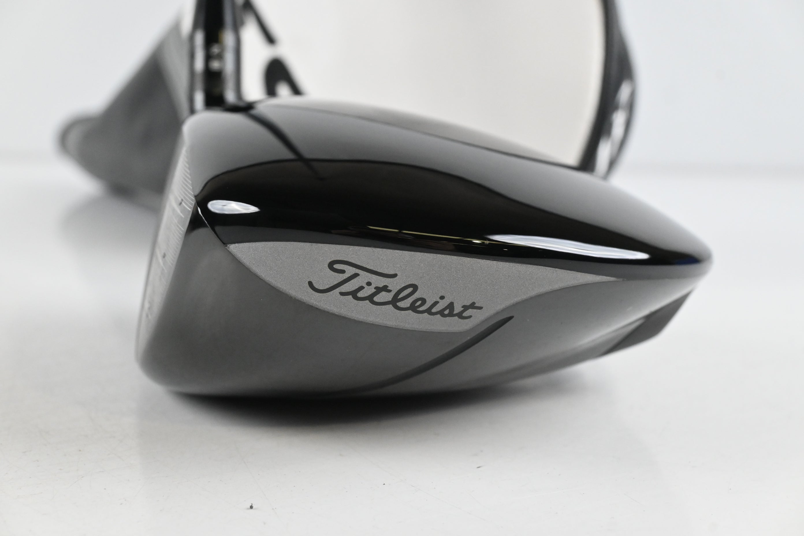 Left Hand Titleist TSR1 Driver / 10 Degree / Senior Flex Fujikura Air Speeder 40