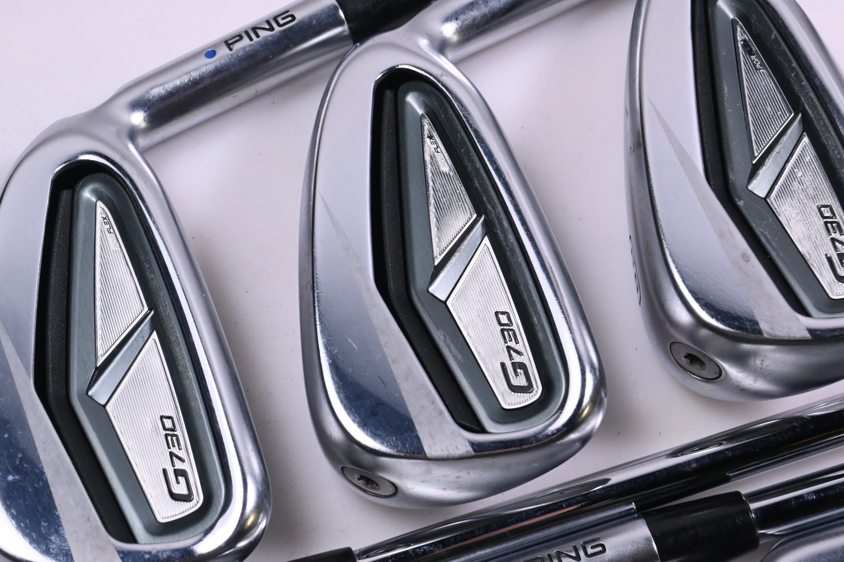 Ping G730 Irons / 6-PW+GW+50° / Blue Dot / Regular Flex Dynamic Gold Mid 100