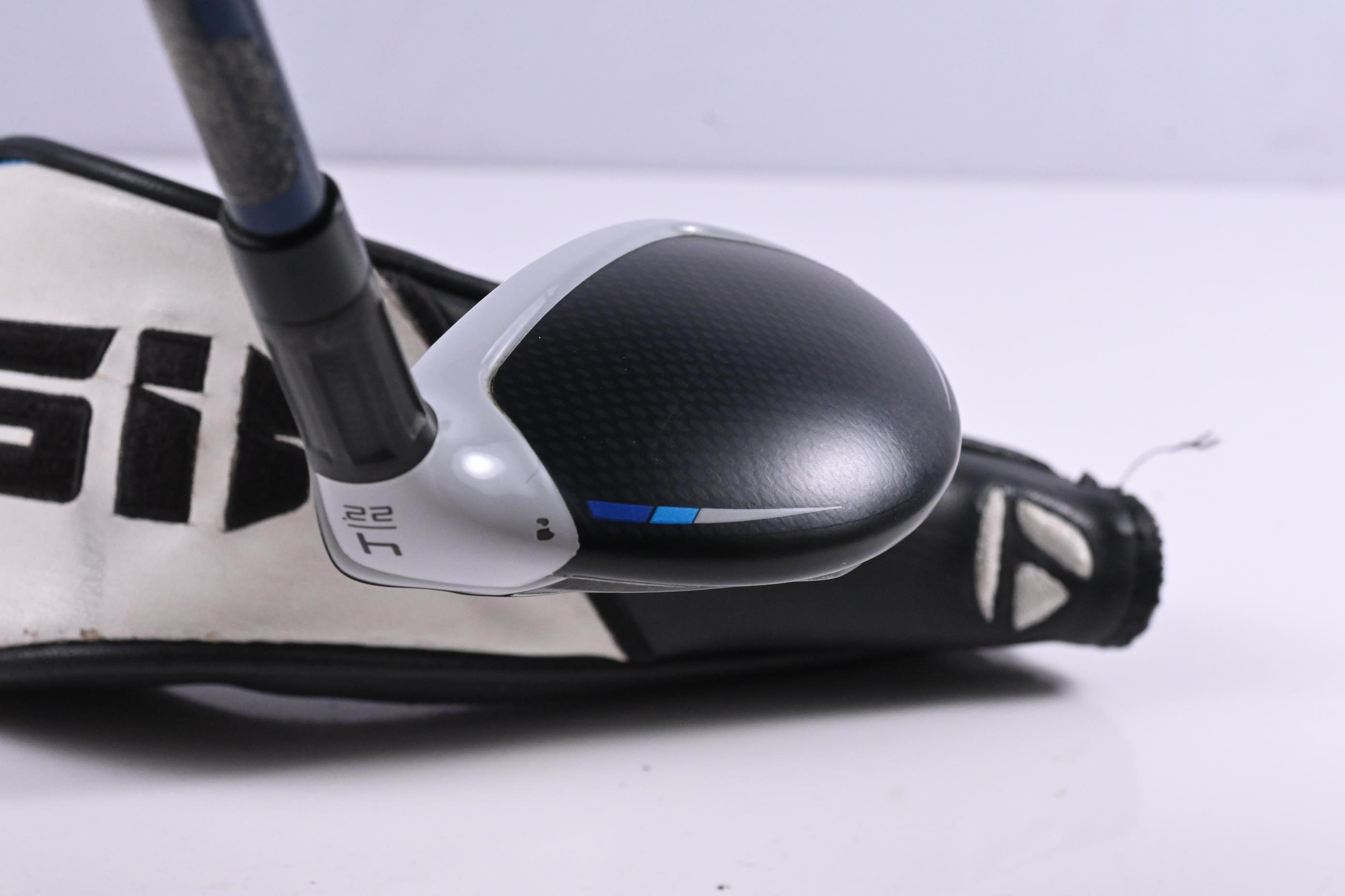 Taylormade SIM2 Max #4 Hybrid / 22 Degree / Regular Flex Fujikura Ventus Blue 6