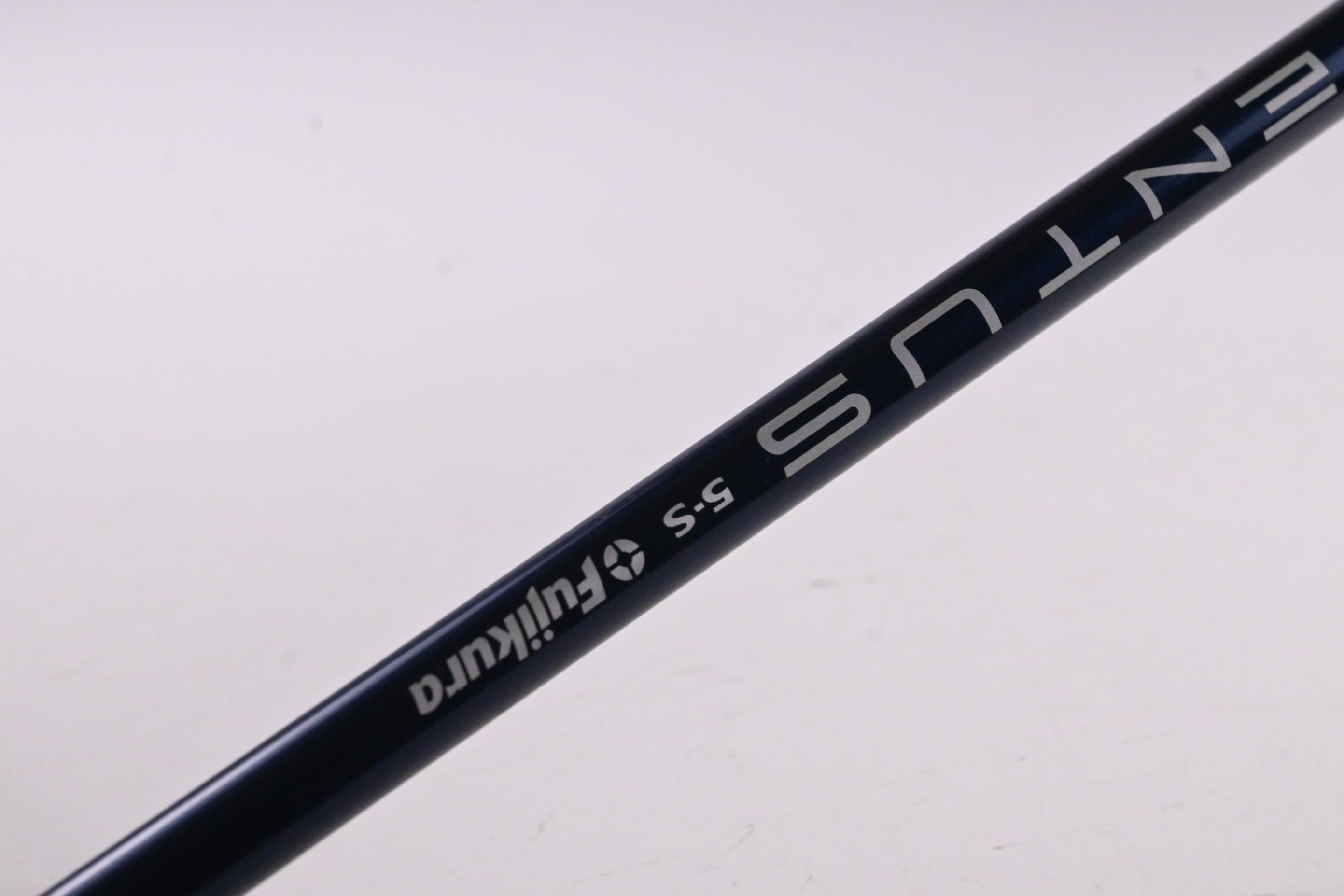 Taylormade SIM2 Max Driver / 10.5 Degree / Stiff Flex Ventus Blue 5 Shaft