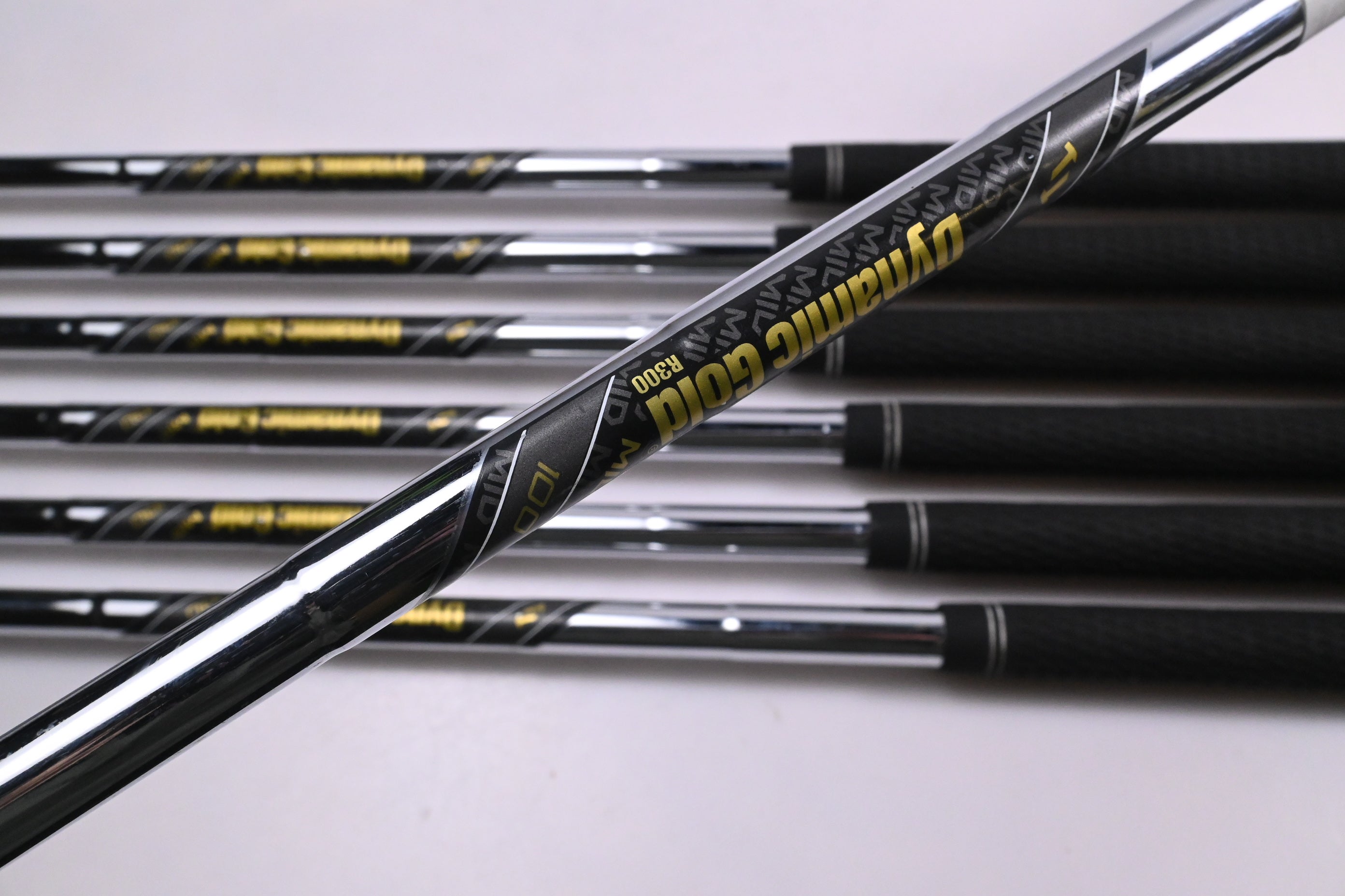 Ping G730 Irons / 6-PW+GW+50° / Blue Dot / Regular Flex Dynamic Gold Mid 100