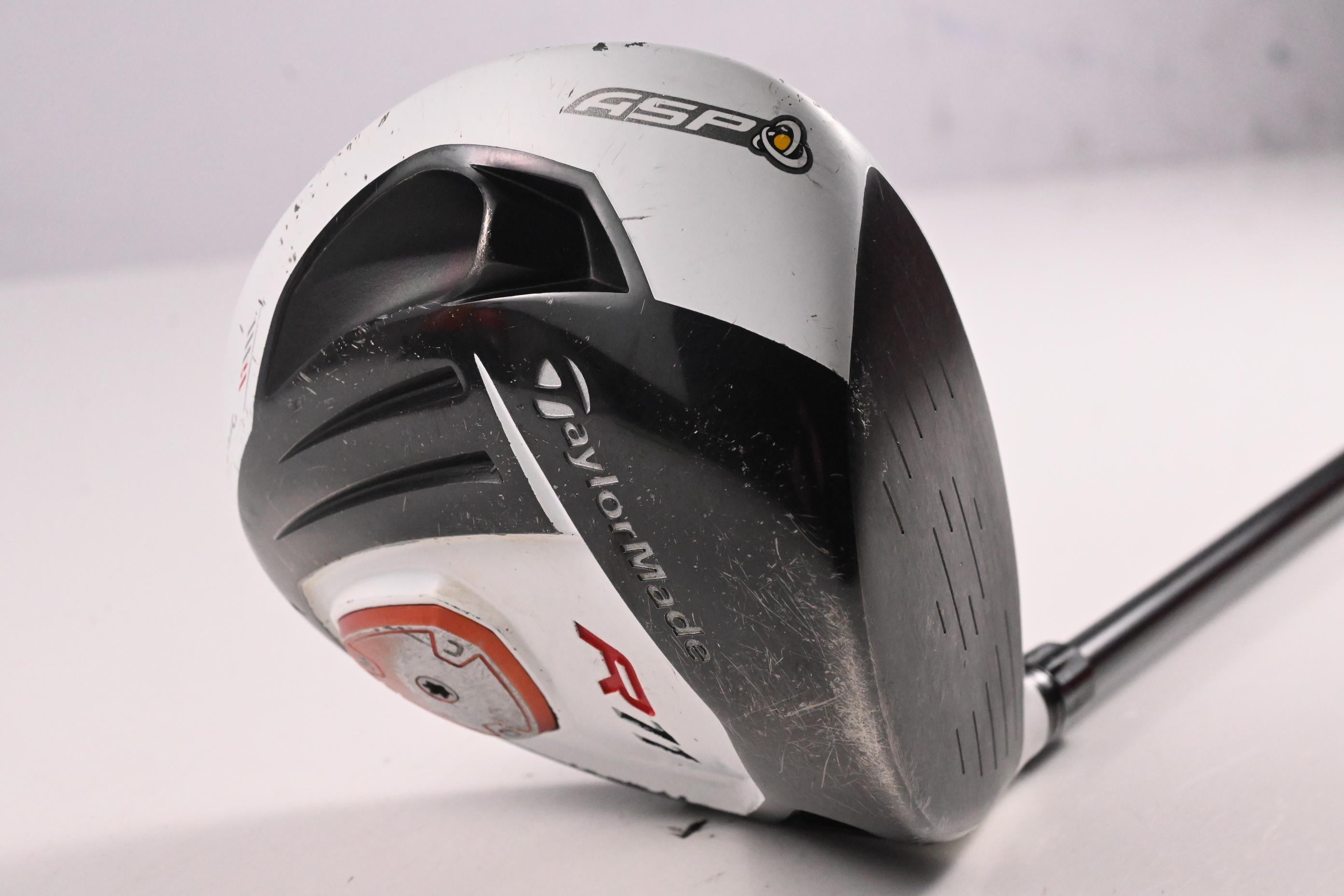 Taylormade R11 Driver / 9 Degree / Stiff Flex Fujikura Blur 60 Shaft