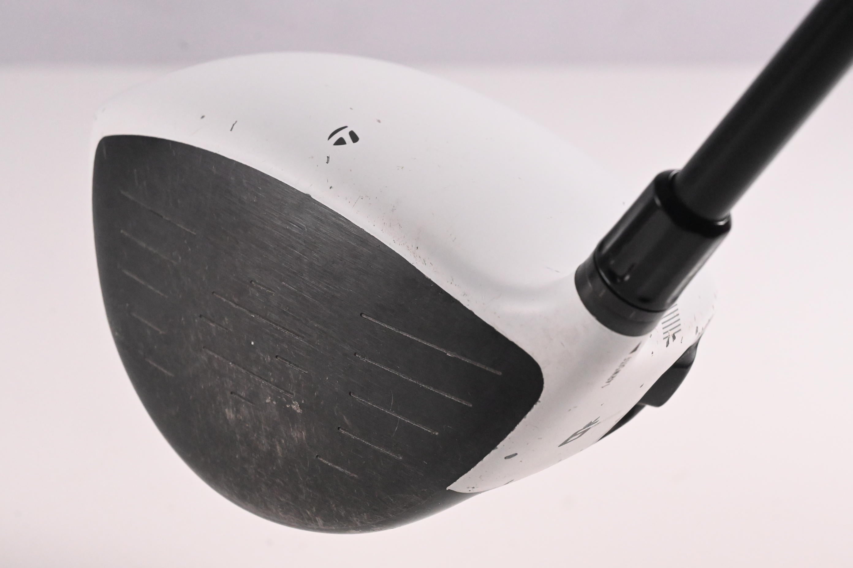 Taylormade R11 Driver / 9 Degree / Stiff Flex Fujikura Blur 60 Shaft