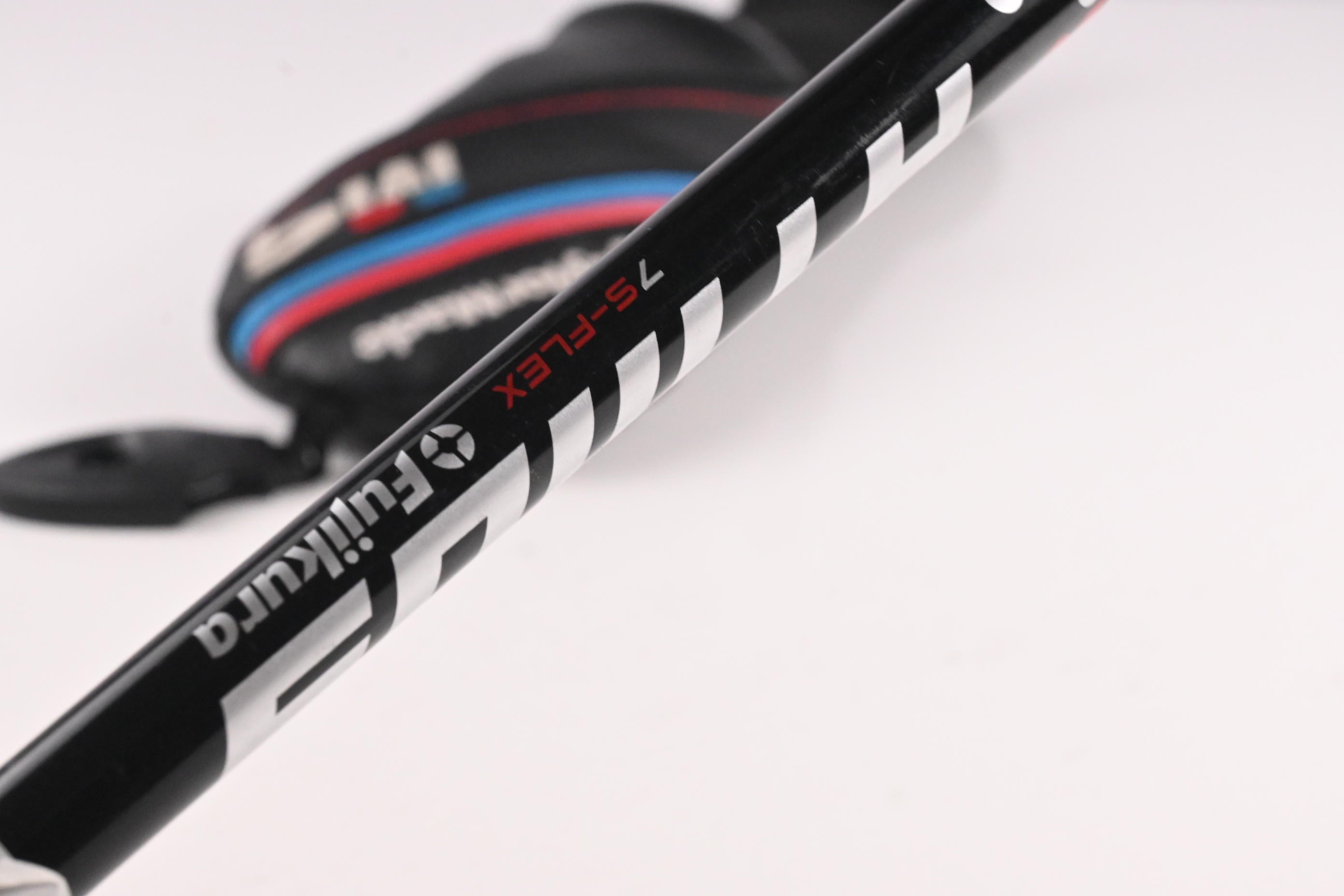 Taylormade M4 #6 Hybrid / 28 Degree / Stiff Flex Fujikura Atmos Red 7 Shaft