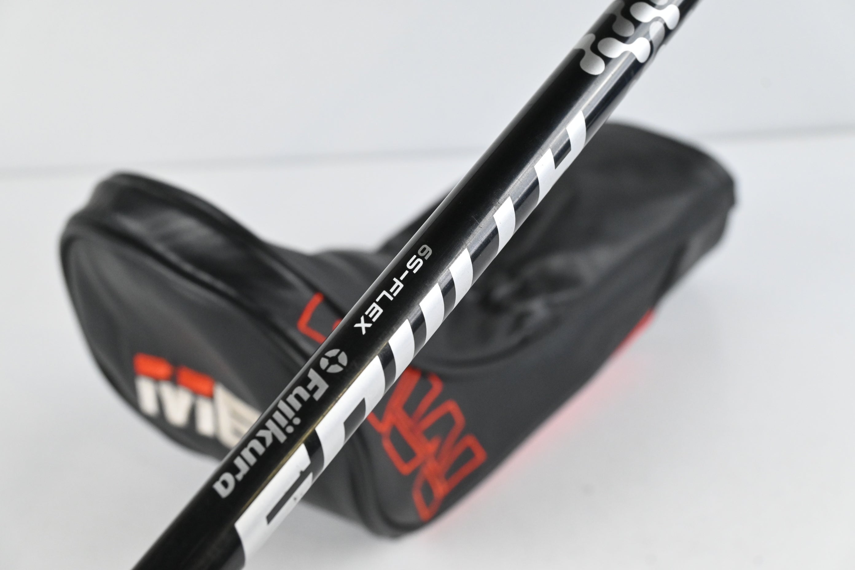 Taylormade M6 Driver / 10.5 Degree / Stiff Flex Fujikura Atmos Black 6 Shaft