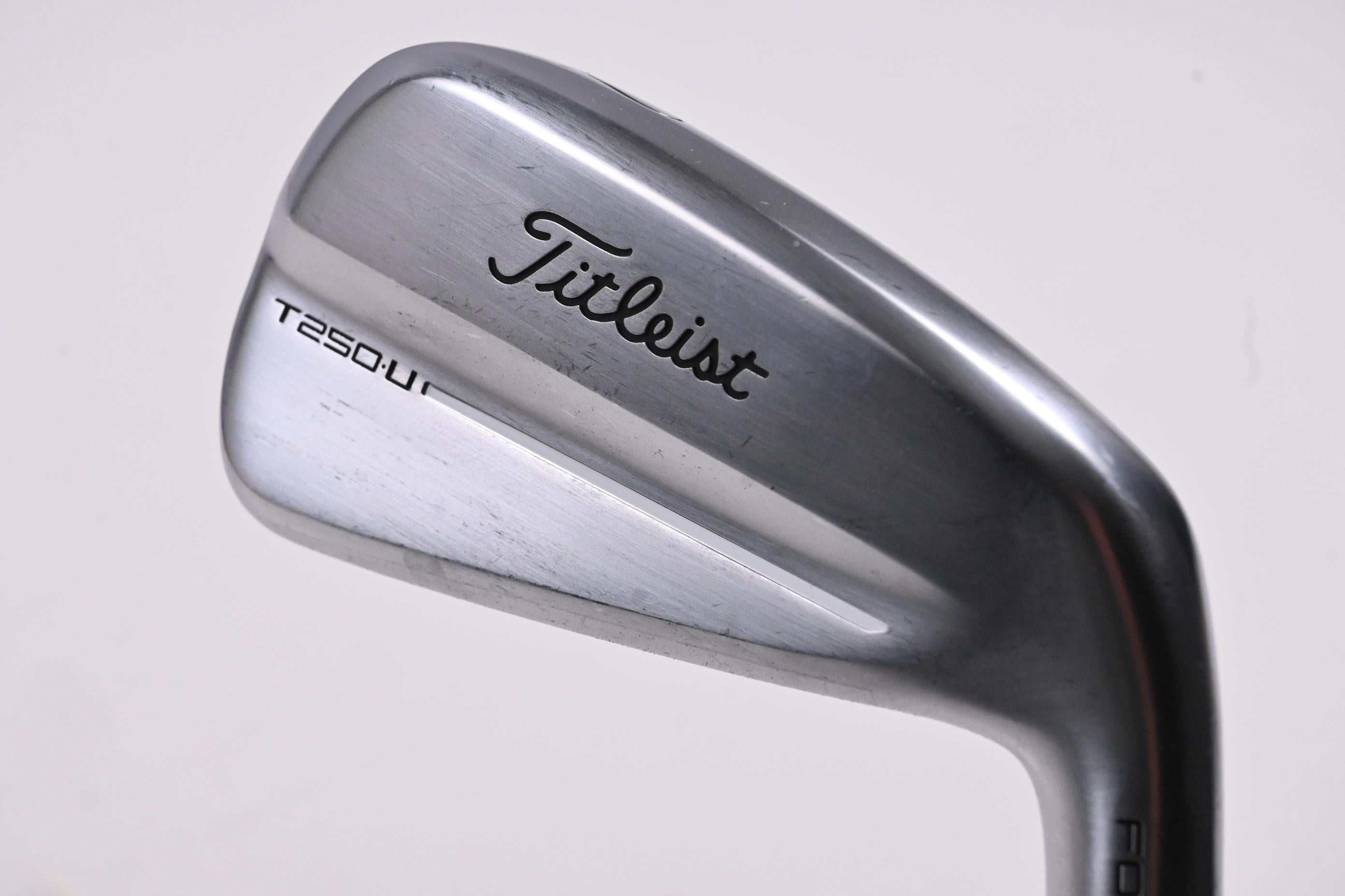 Titleist T250.U Utility #2 Iron / 18 Degree / X-Flex Tour AD DI-105 Shaft