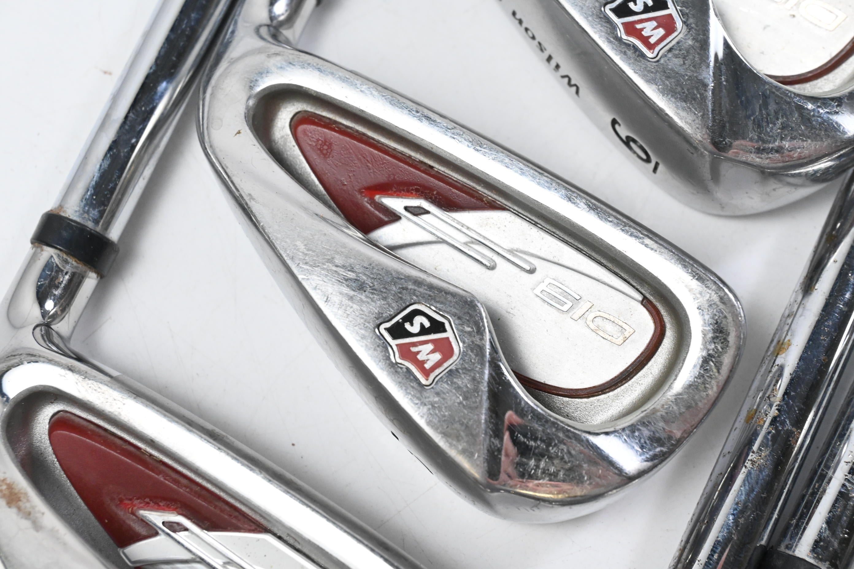 Wilson Di9 Irons / 4-PW / Uniflex TX Superlight 99 Shafts