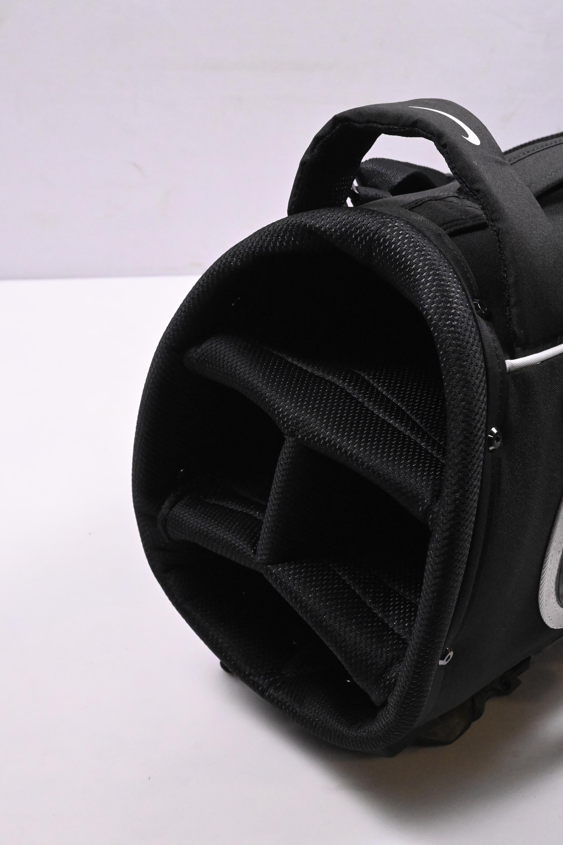 Nike Air Max Lite Stand Bag / 4-Way Divider / Black, White
