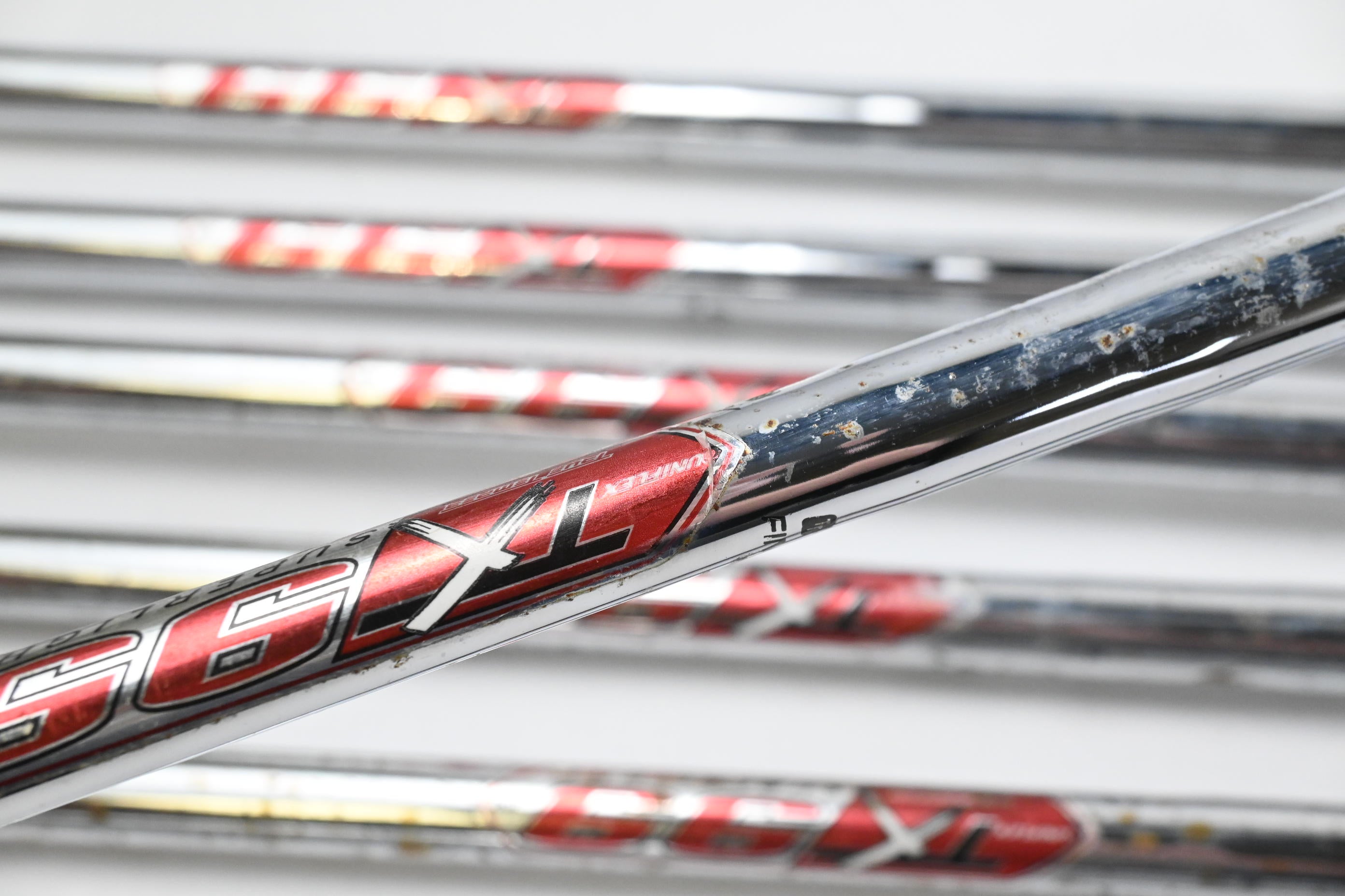 Wilson Di9 Irons / 4-PW / Uniflex TX Superlight 99 Shafts