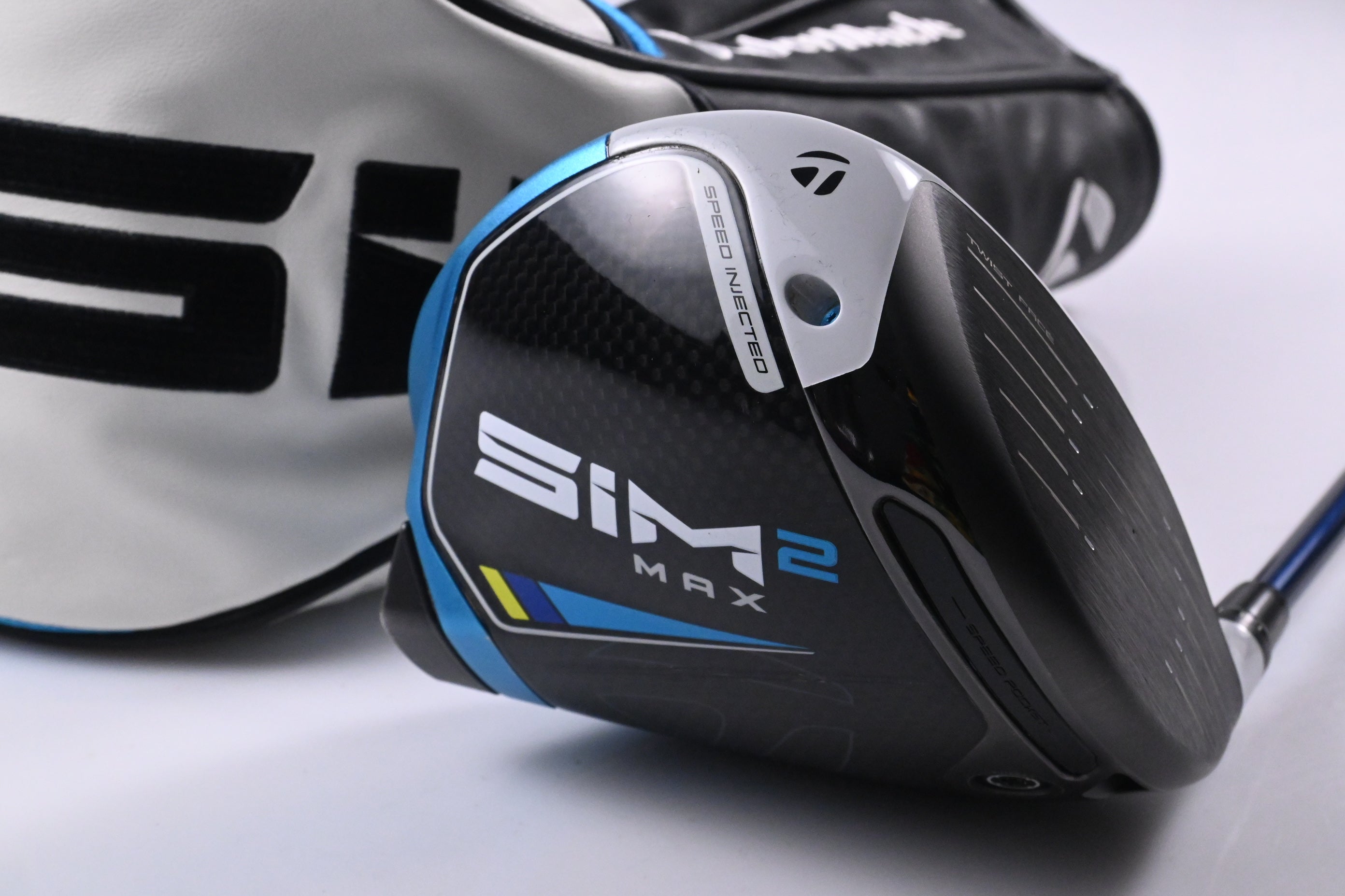 Taylormade SIM2 Max Driver / 10.5 Degree / Regular Flex Ventus Blue 5 Shaft