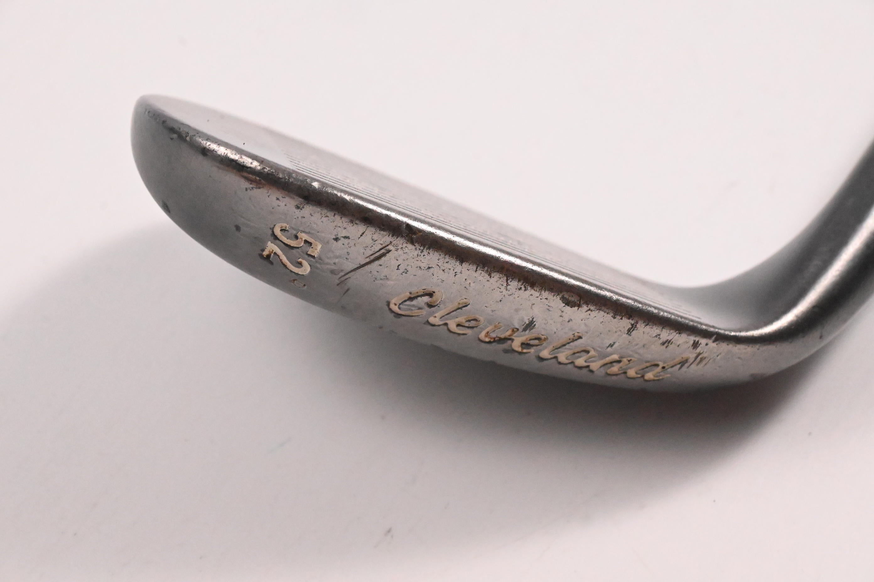 Cleveland Tour Action 900 Gap Wedge / 52 Degree / Wedge Flex Dynamic Gold Shaft