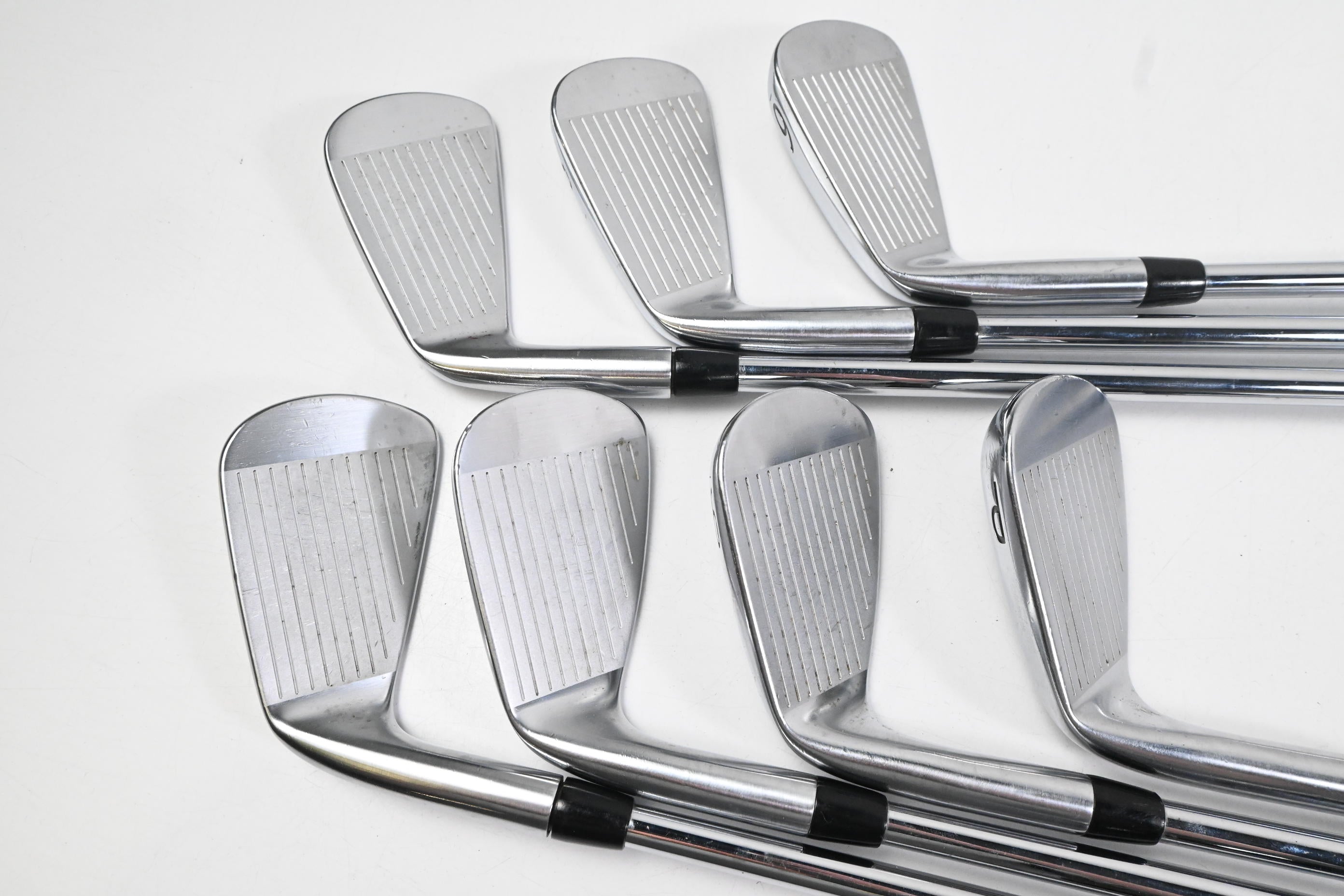 Titleist 718 MB Irons / 4-PW / Regular Flex AMT Tour White R300 Steel Shaft