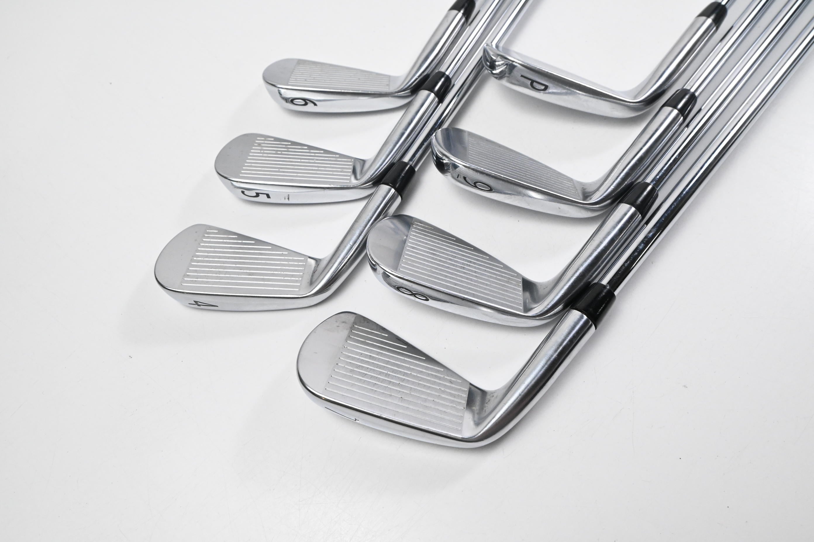 Titleist 718 MB Irons / 4-PW / Regular Flex AMT Tour White R300 Steel Shaft