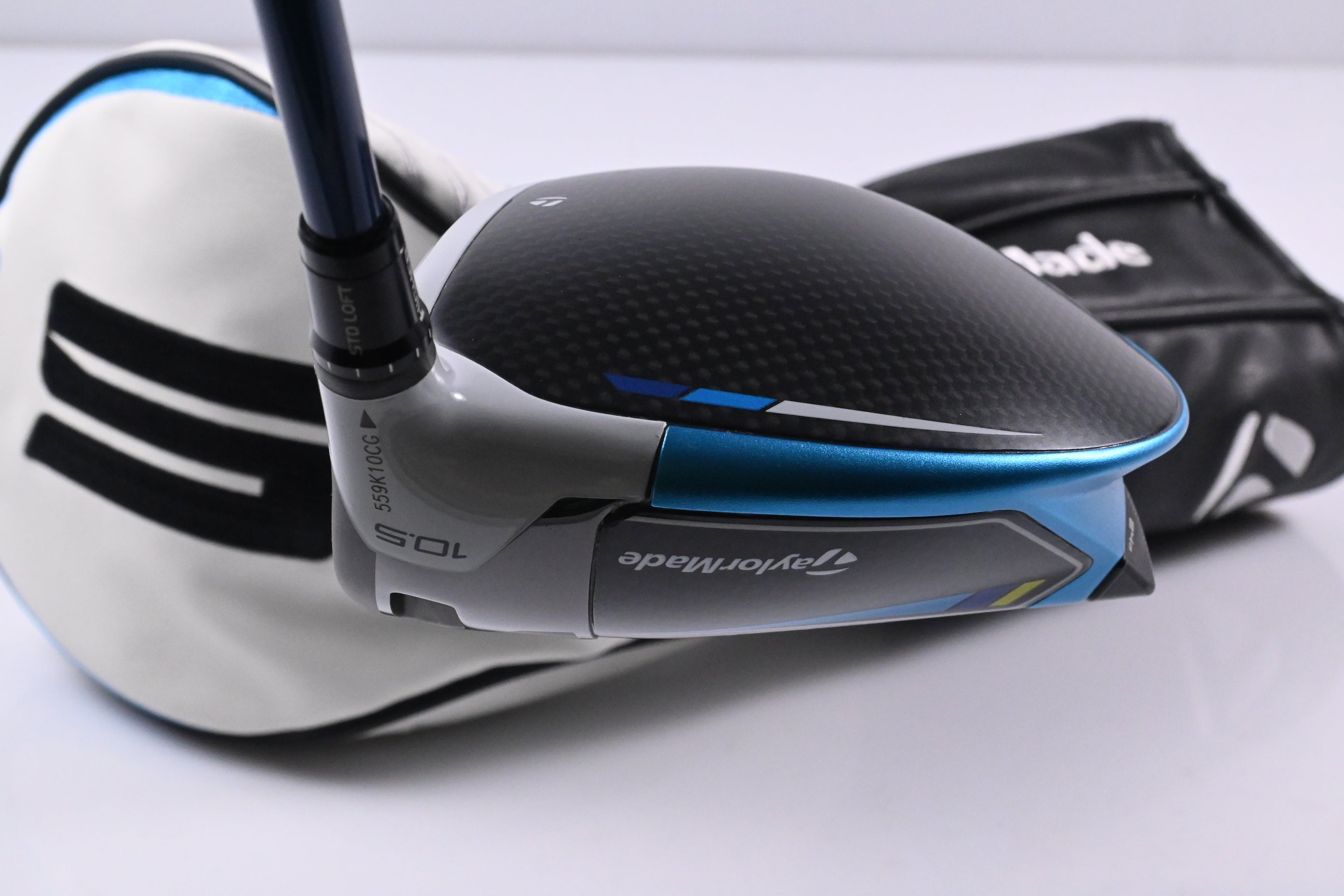 Taylormade SIM2 Max Driver / 10.5 Degree / Regular Flex Ventus Blue 5 Shaft