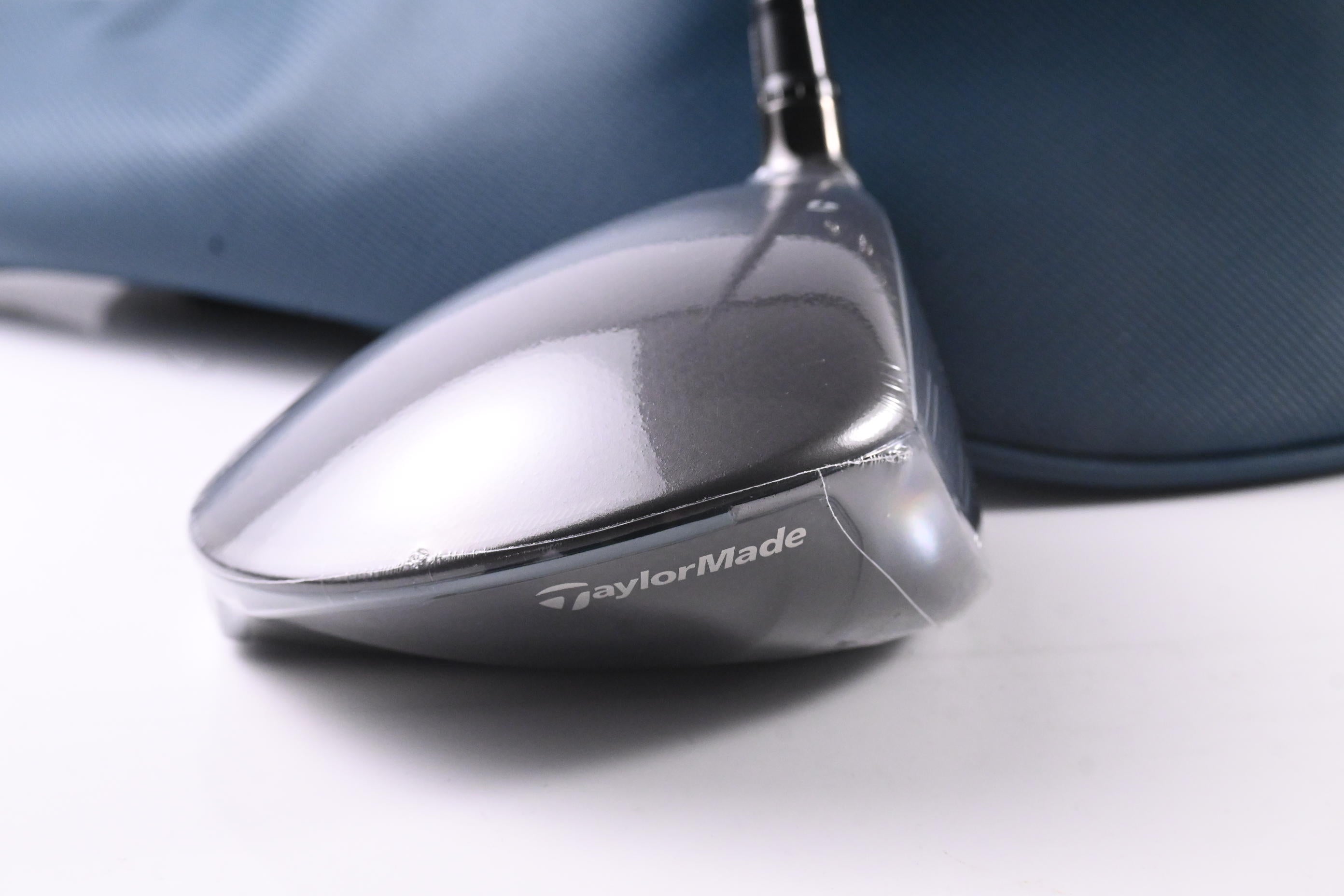 Taylormade Qi4D Driver / 10.5 Degree / Regular Flex Reax Blue 50 Shaft