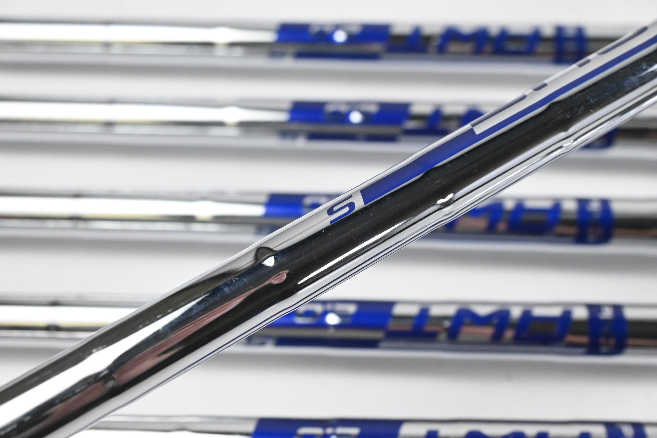 Ping G400 Irons / 5-PW+SW / Green Dot / Stiff Flex Ping AWT 2.0 Shafts