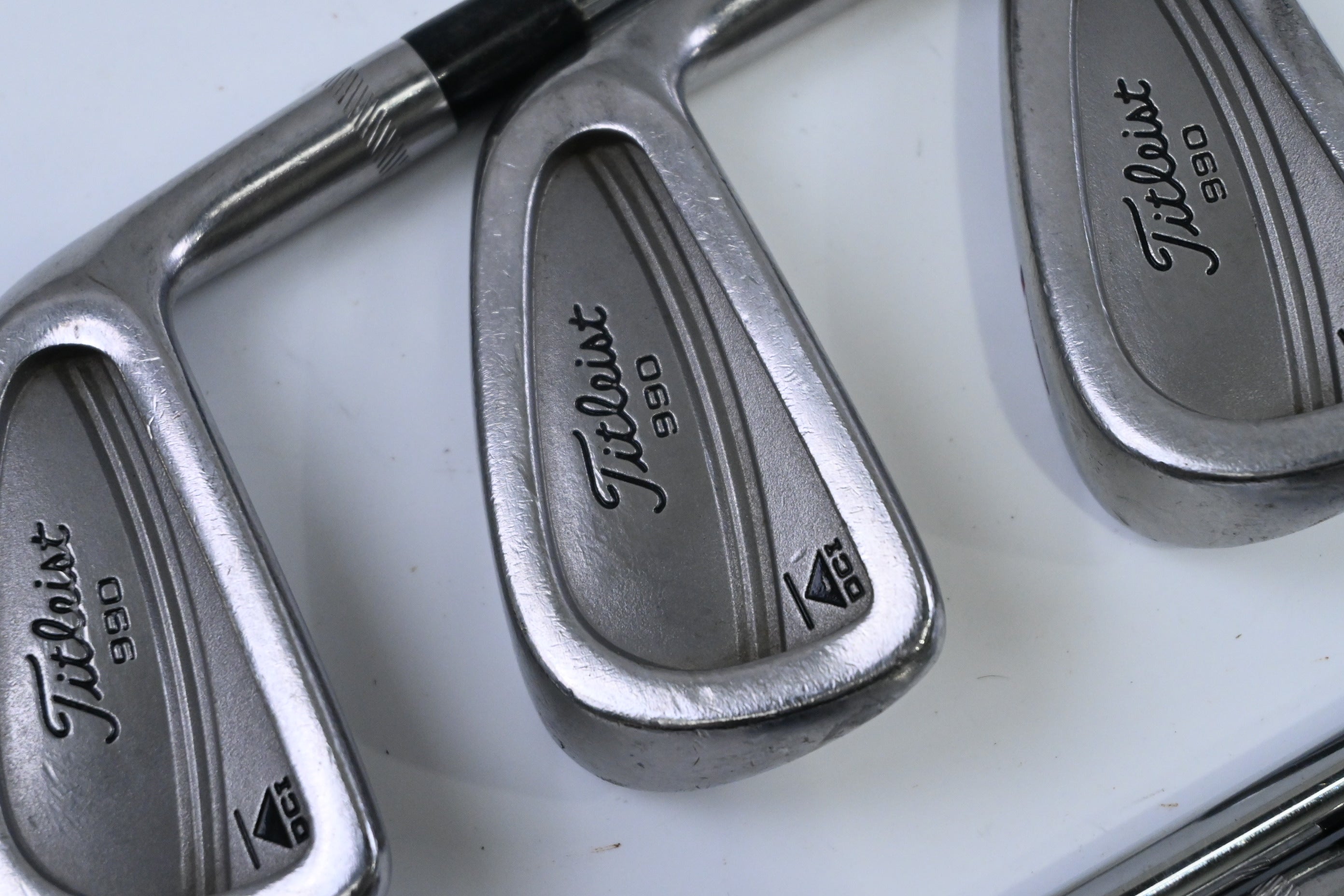 Titleist DCI 990 Irons / 5-PW / Regular Flex Dynamic Gold R300