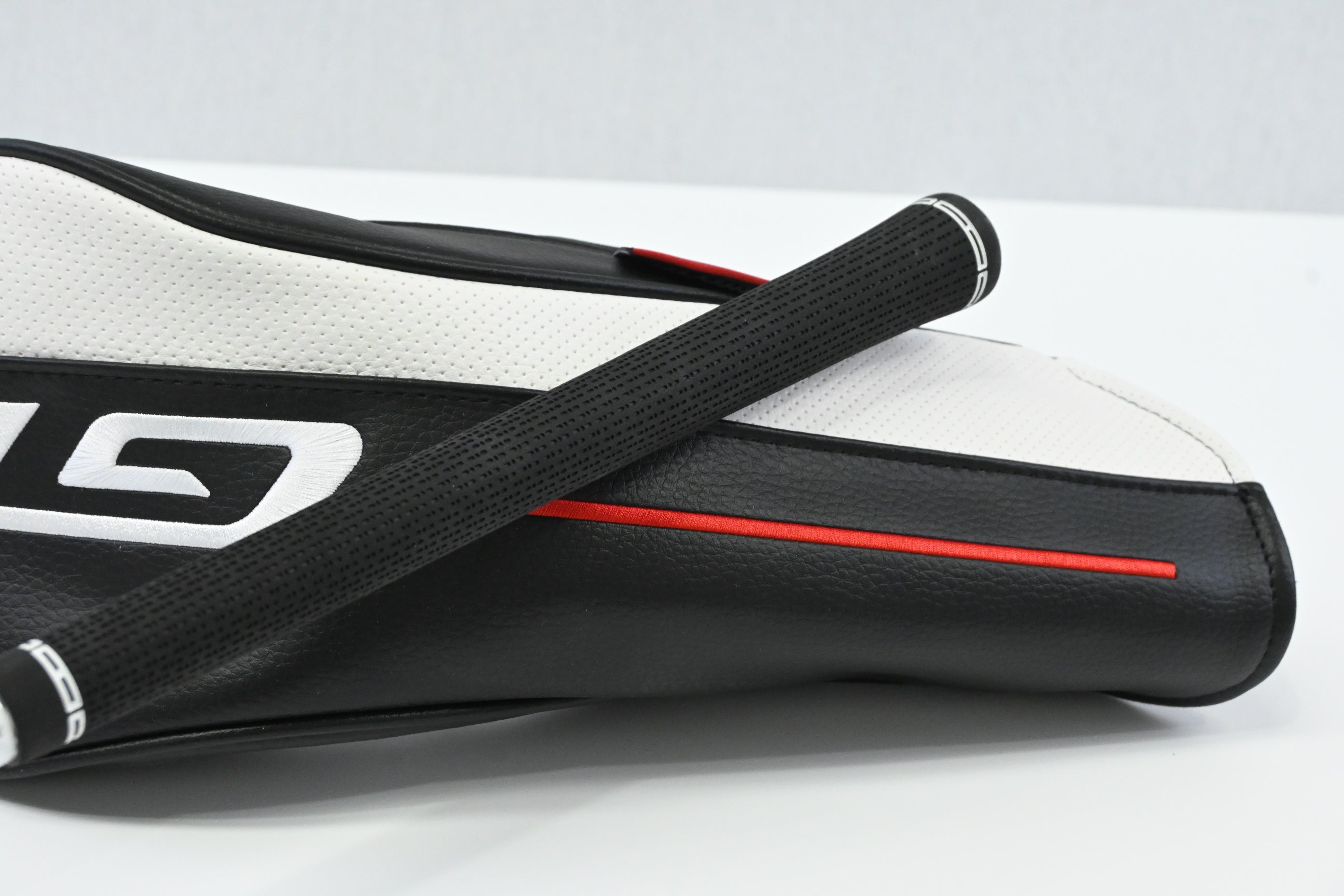 Titleist GT2 Driver / 10 Degree / Stiff Flex Denali Red 50 Shaft