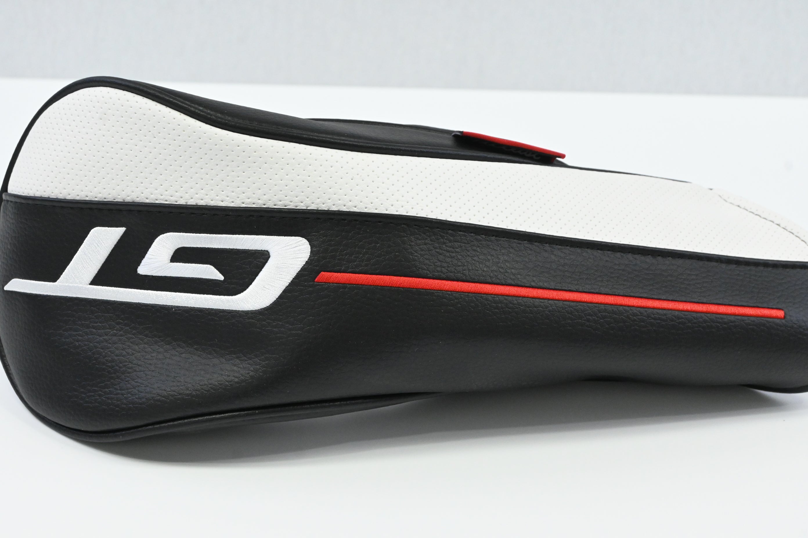 Titleist GT2 Driver / 10 Degree / Stiff Flex Denali Red 50 Shaft