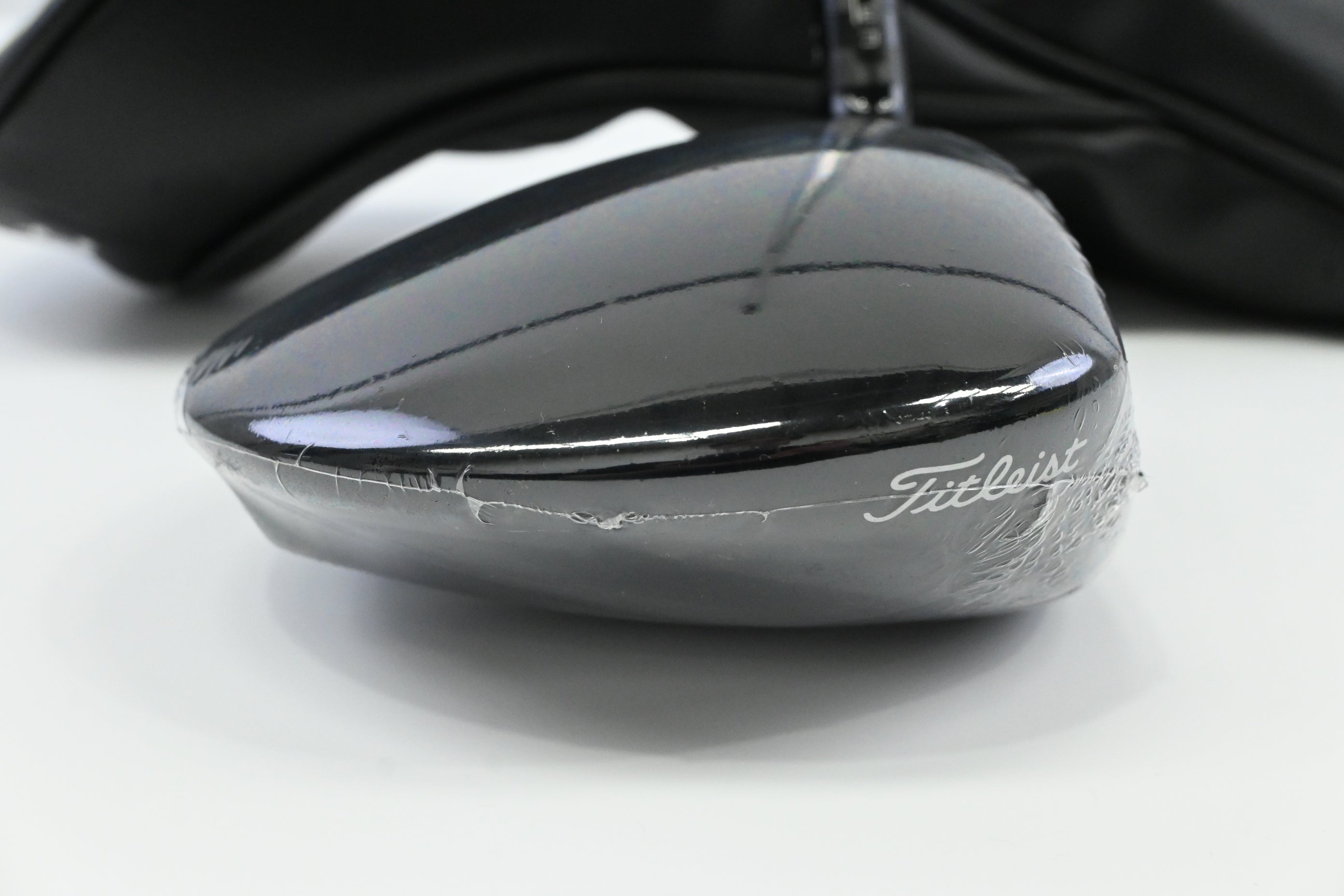 Titleist GT1 Driver / 10 Degree / Regular Flex Fujikura AirSpeeder 40 Shaft