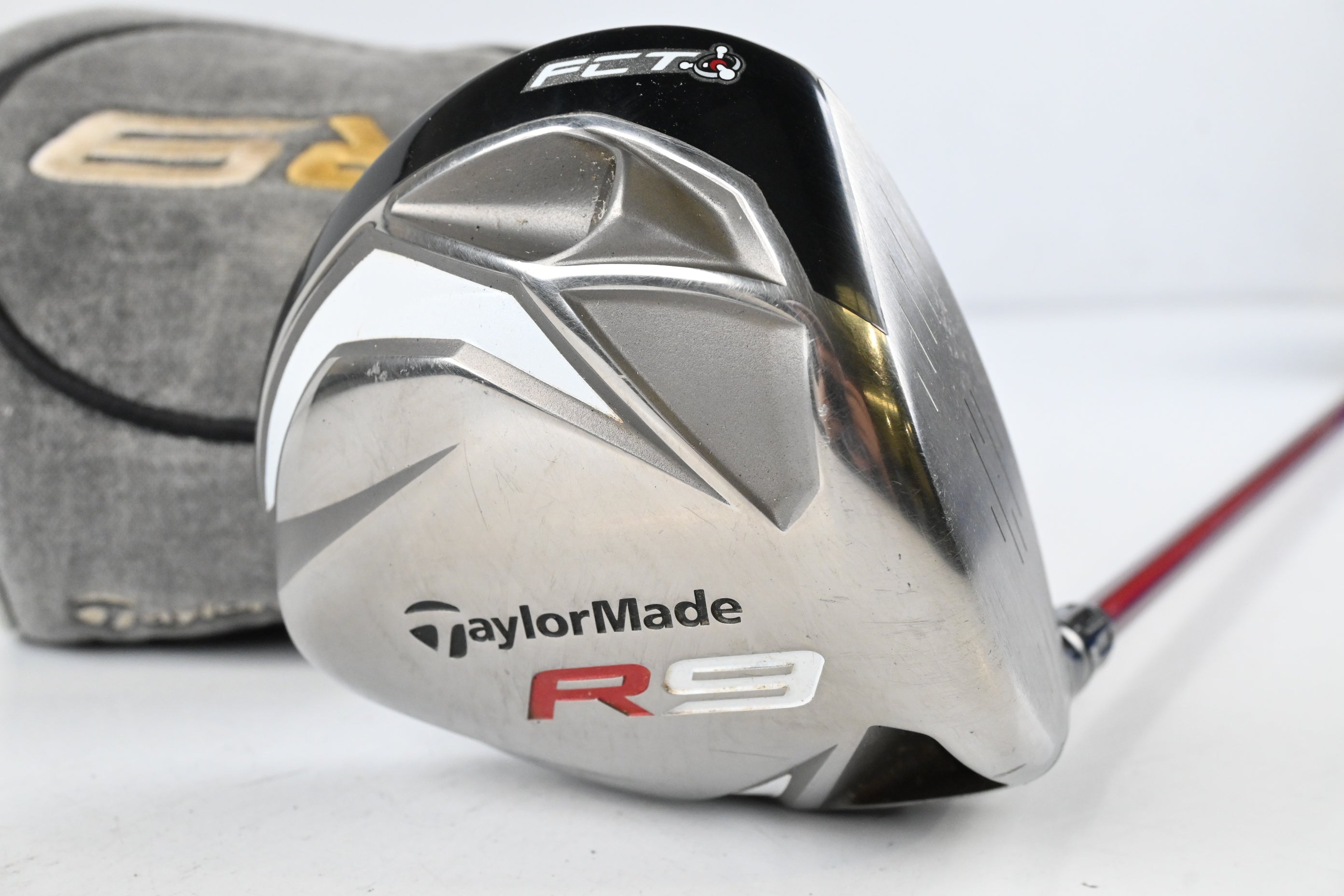 Taylormade R9 Driver / 9.5 Degree / Regular Flex Fujikura Motore 65 Shaft