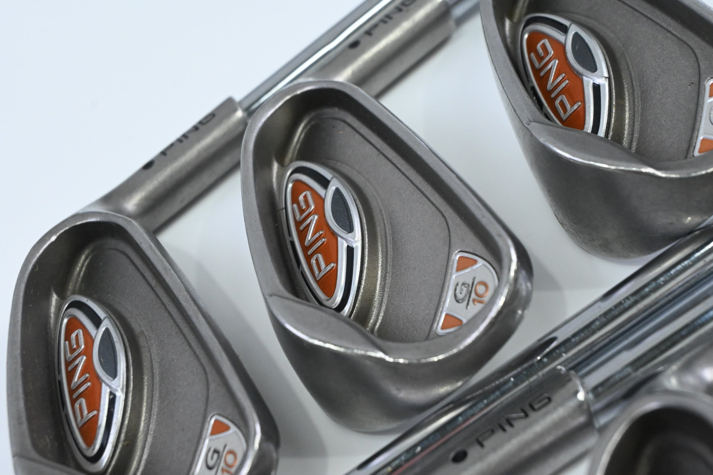 Ping G10 Irons / 5-PW+SW / Black Dot / Regular Flex Ping AWT Shafts