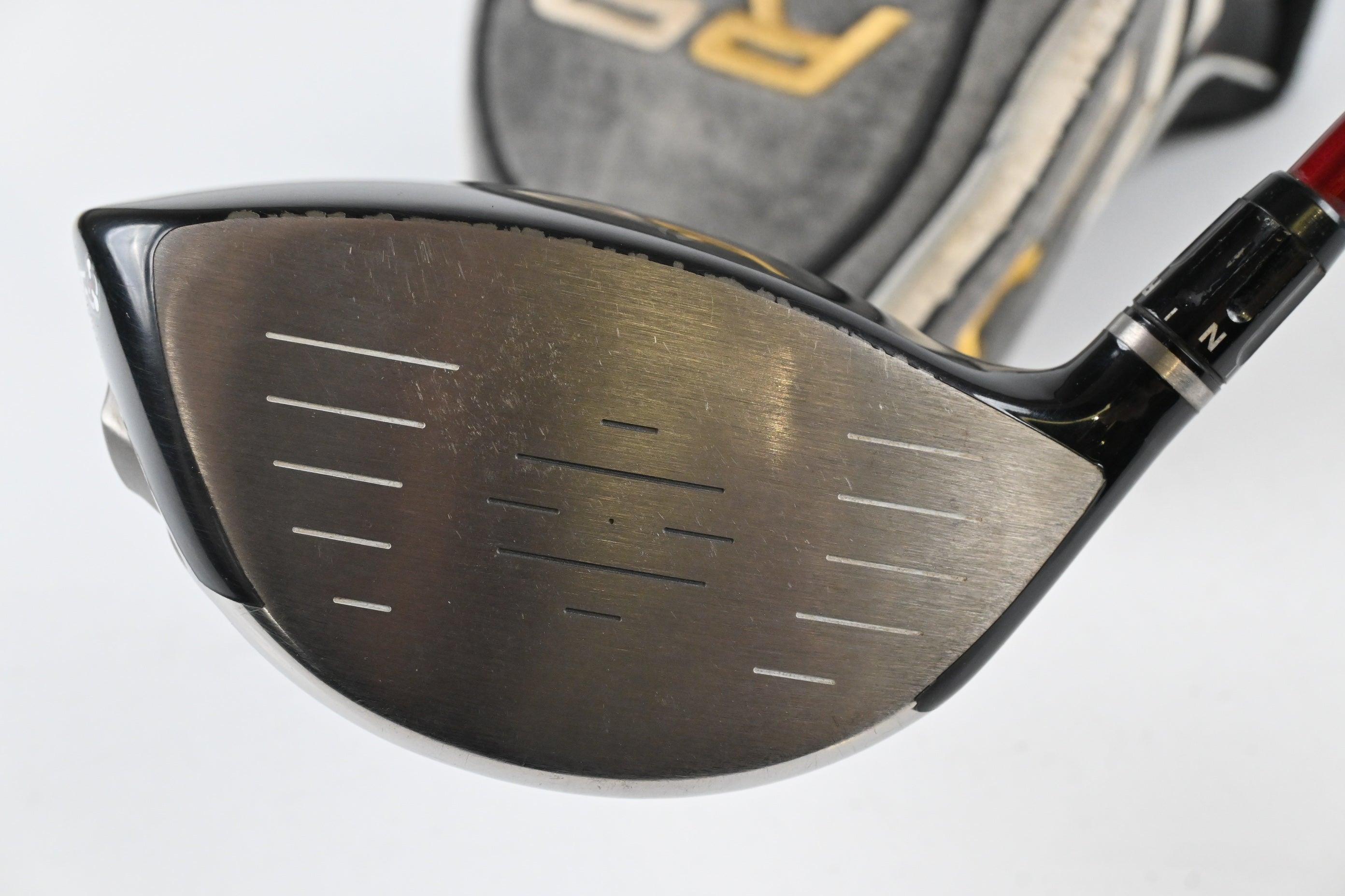 Taylormade R9 Driver / 9.5 Degree / Regular Flex Fujikura Motore 65 Shaft