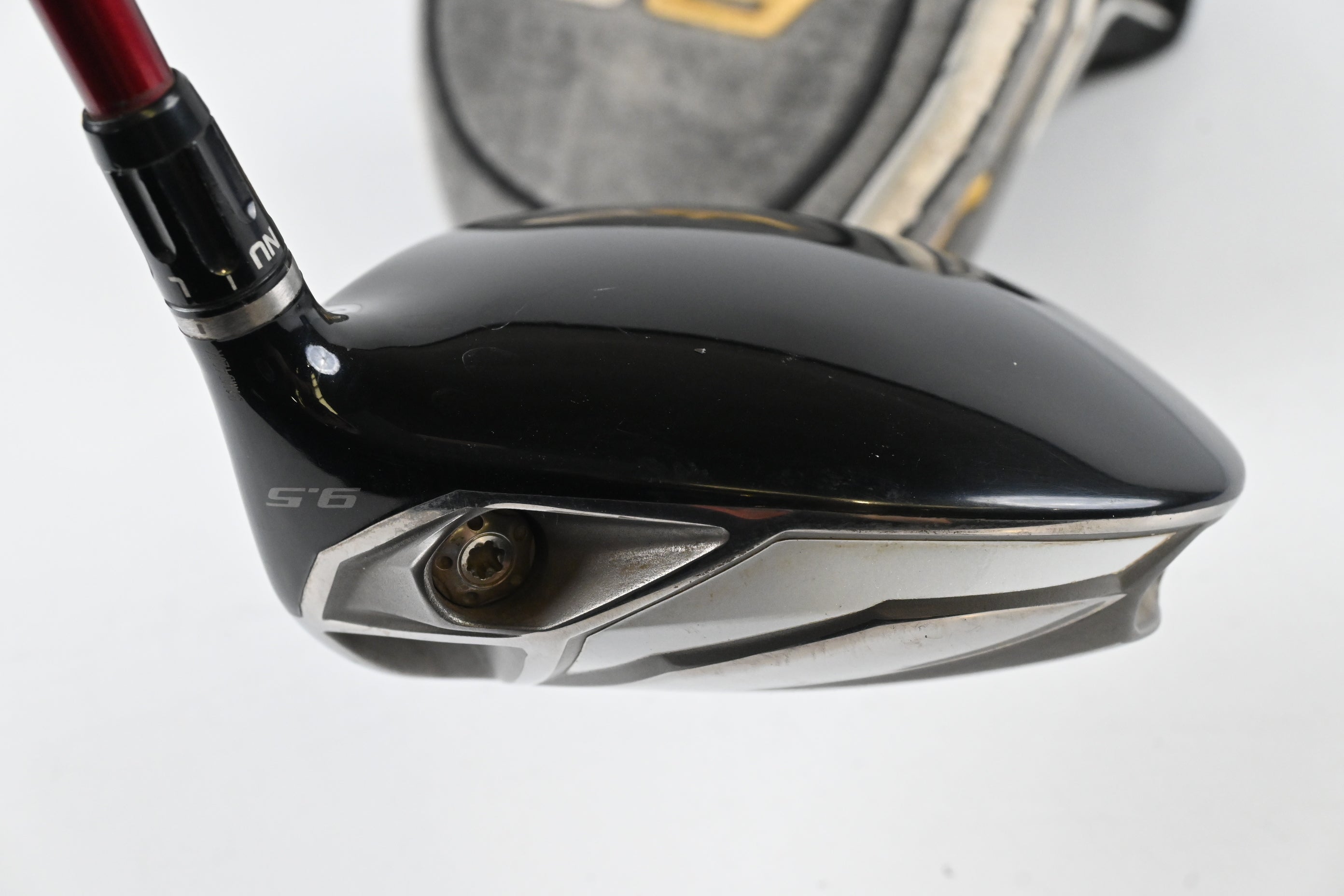 Taylormade R9 Driver / 9.5 Degree / Regular Flex Fujikura Motore 65 Shaft