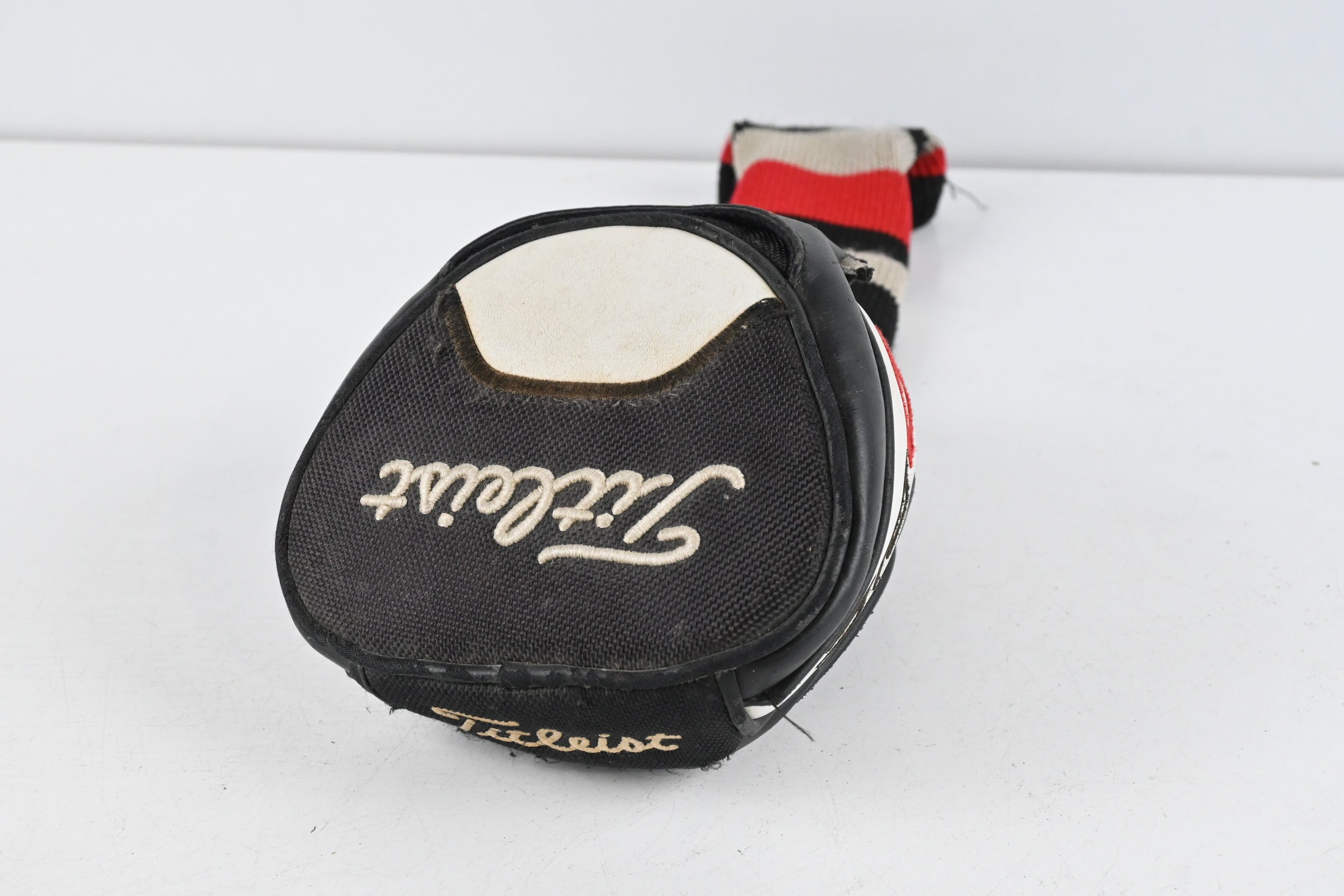 Titleist 910 D2 Driver / 9.5 Degree / Stiff Flex Project X -7C3 73 Shaft