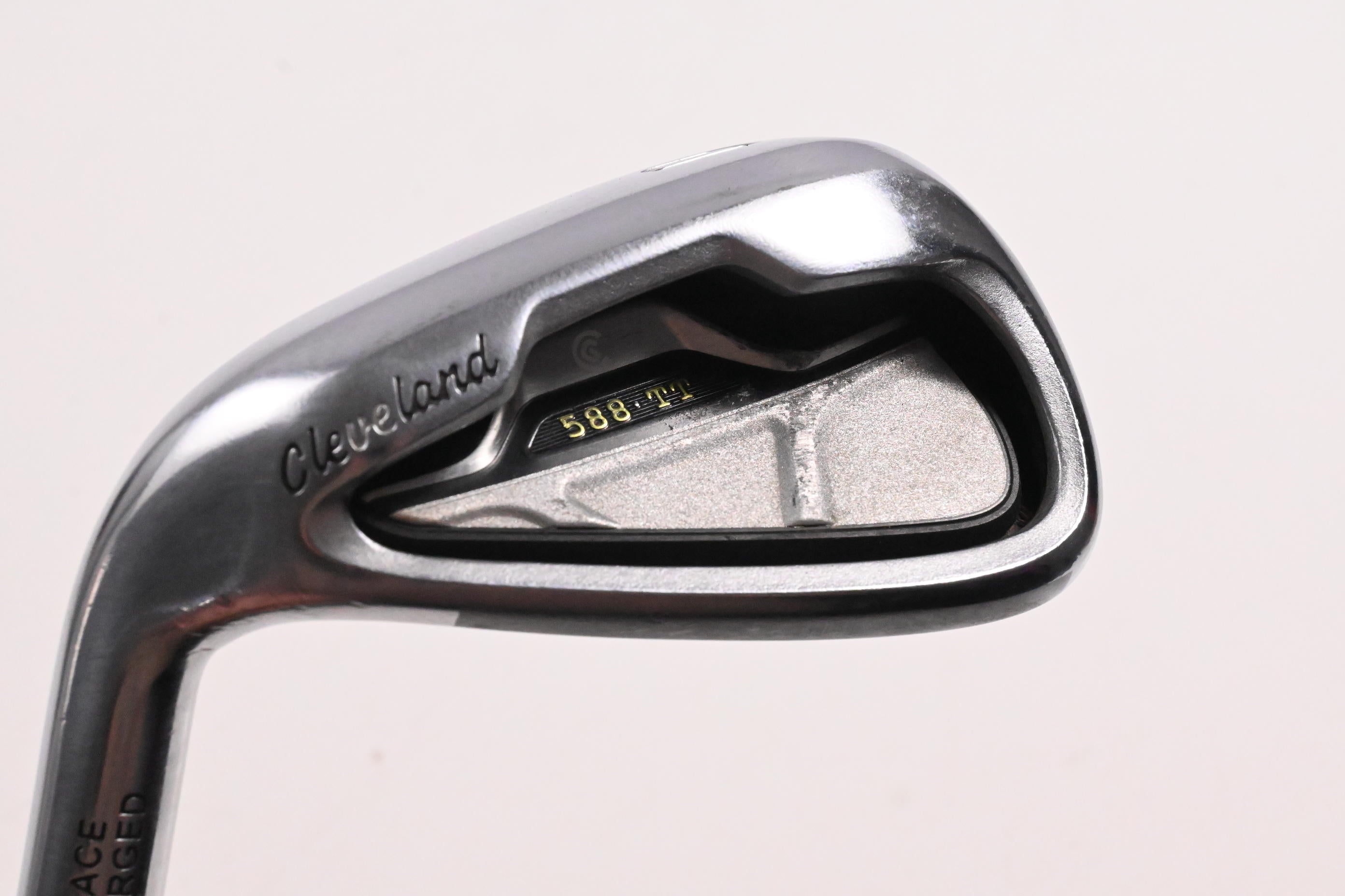 Left Hand Cleveland 588 TT Gap Wedge / 49 Degree / Wedge Flex Traction 85