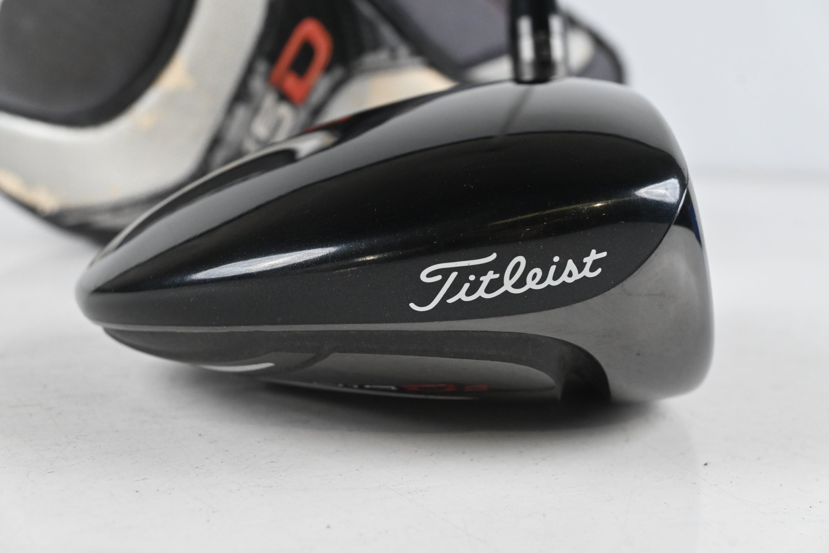 Titleist 915 D2 Driver / 9.5 Degree / Stiff Flex Aldila Rogue 110 MSI 70 Shaft