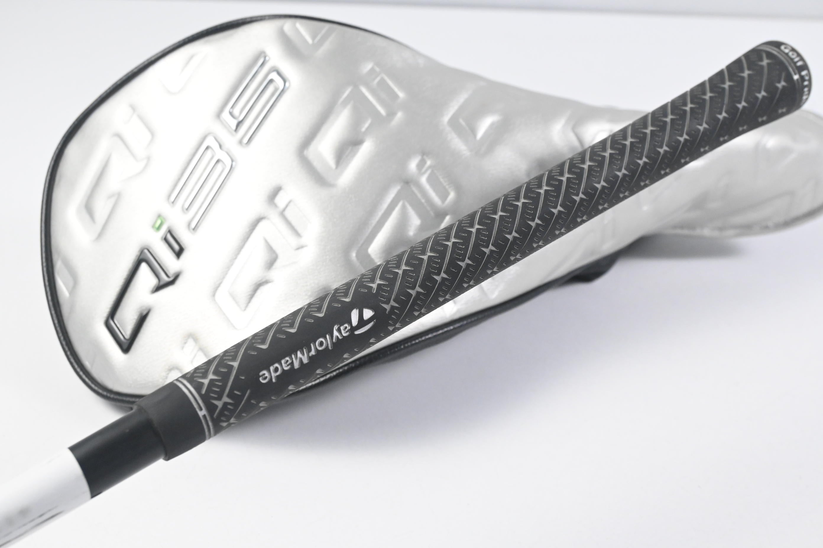 Taylormade Qi35 Max Driver / 10.5 Degree / Regular Flex Fujikura Air Speeder 50