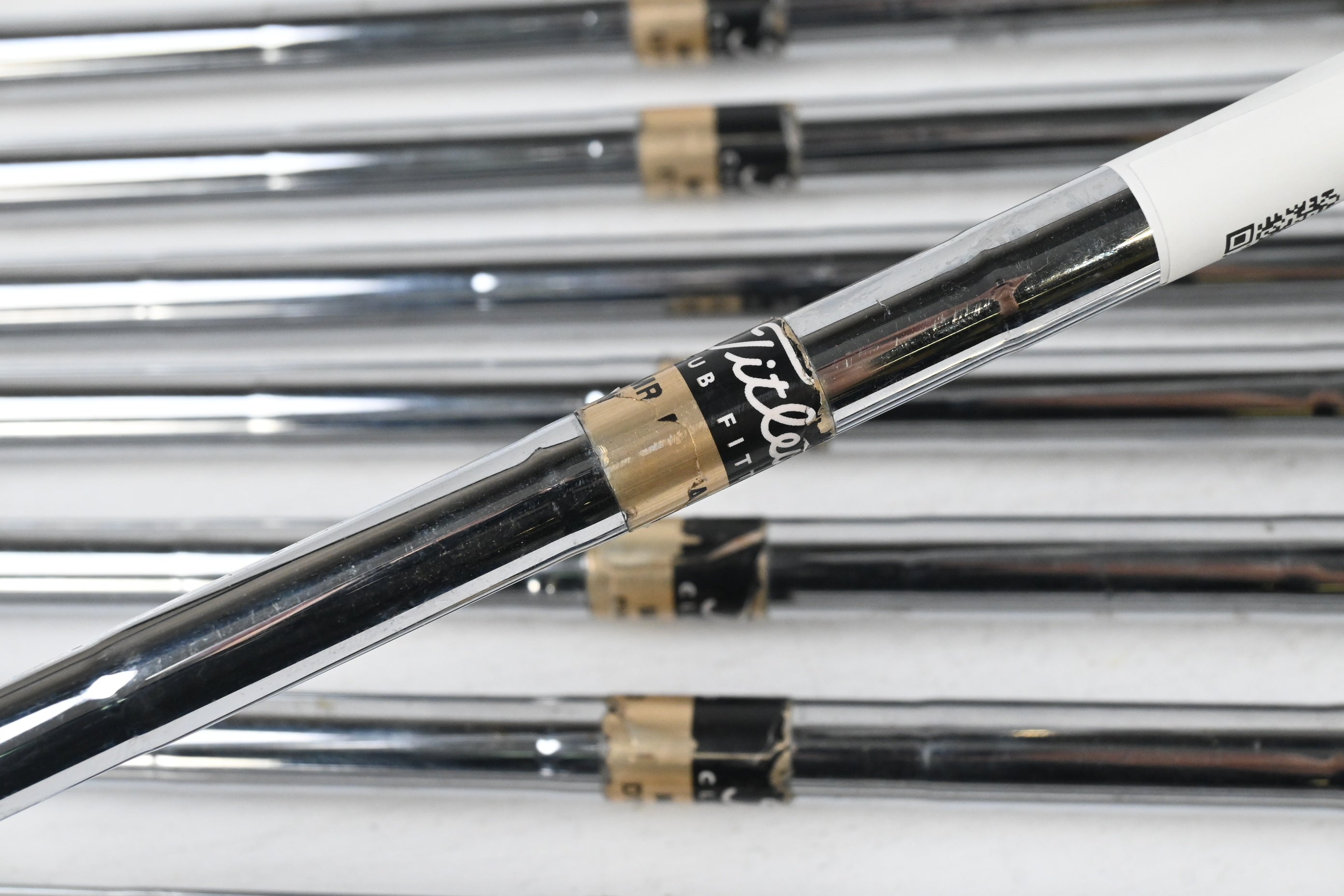 Titleist 735.CM Irons / 3-PW / Regular Flex Dynamic Gold R300 Shafts