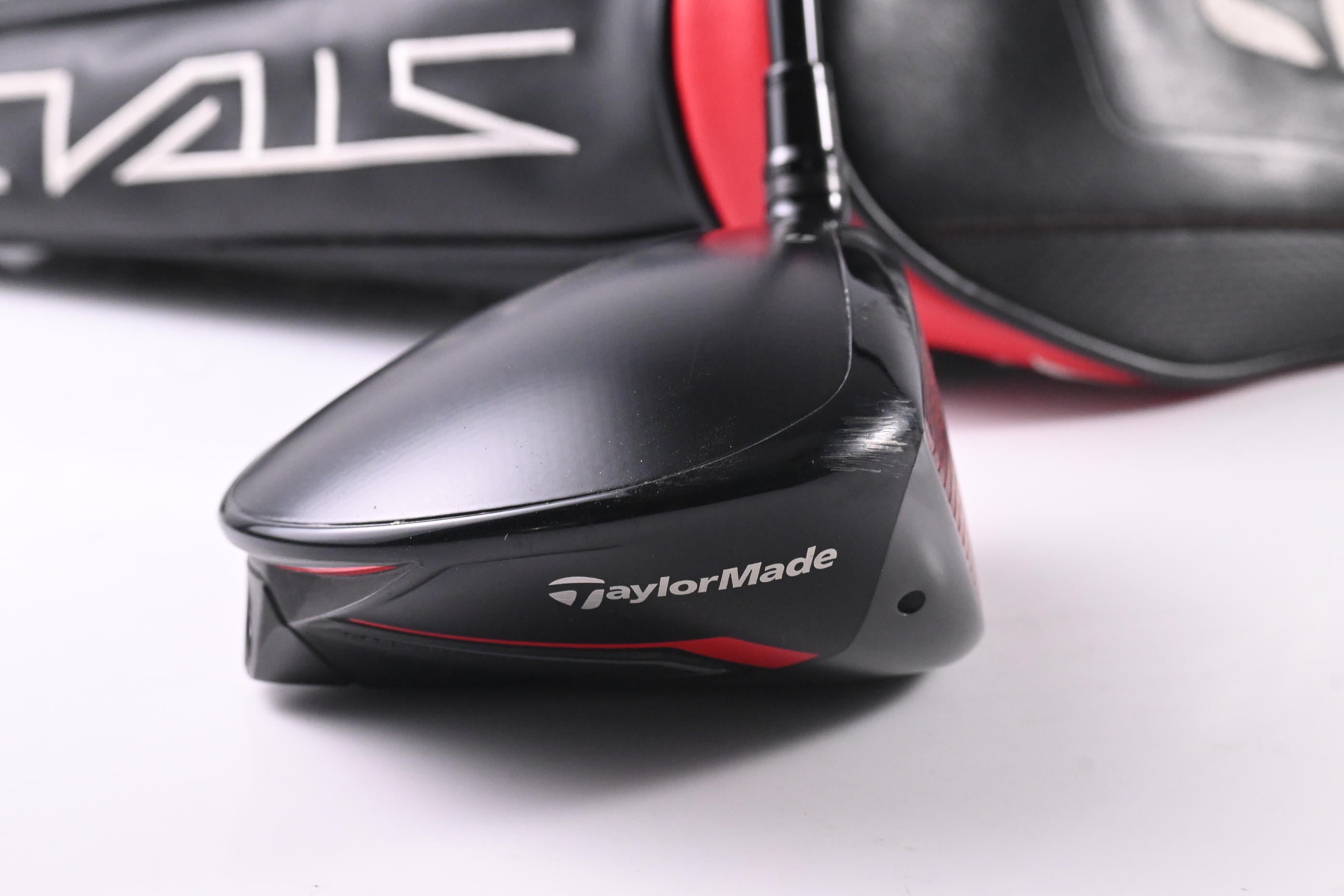 Taylormade Stealth Driver / 9 Degree / Regular Flex HZRDUS Smoke RDX Red 60 Shaft