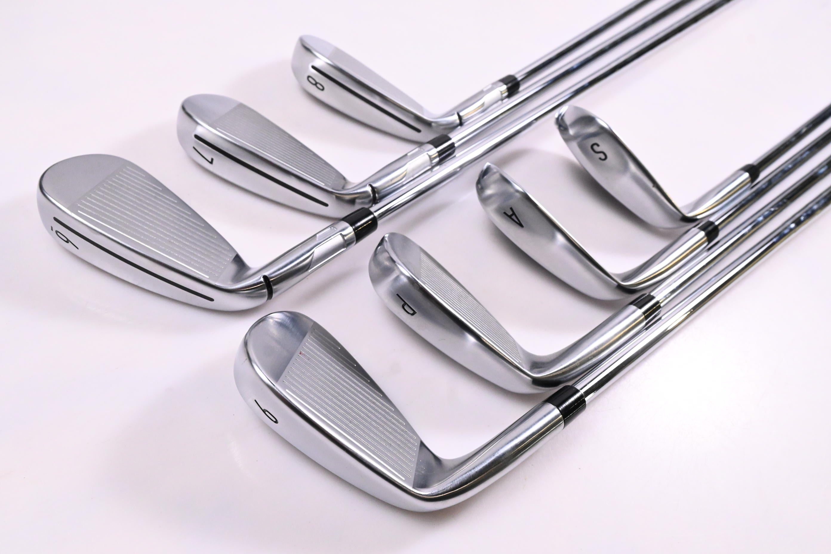 Taylormade Qi Max Irons / 6-PW+GW+SW / Regular Flex KBS MAX Lite Shafts